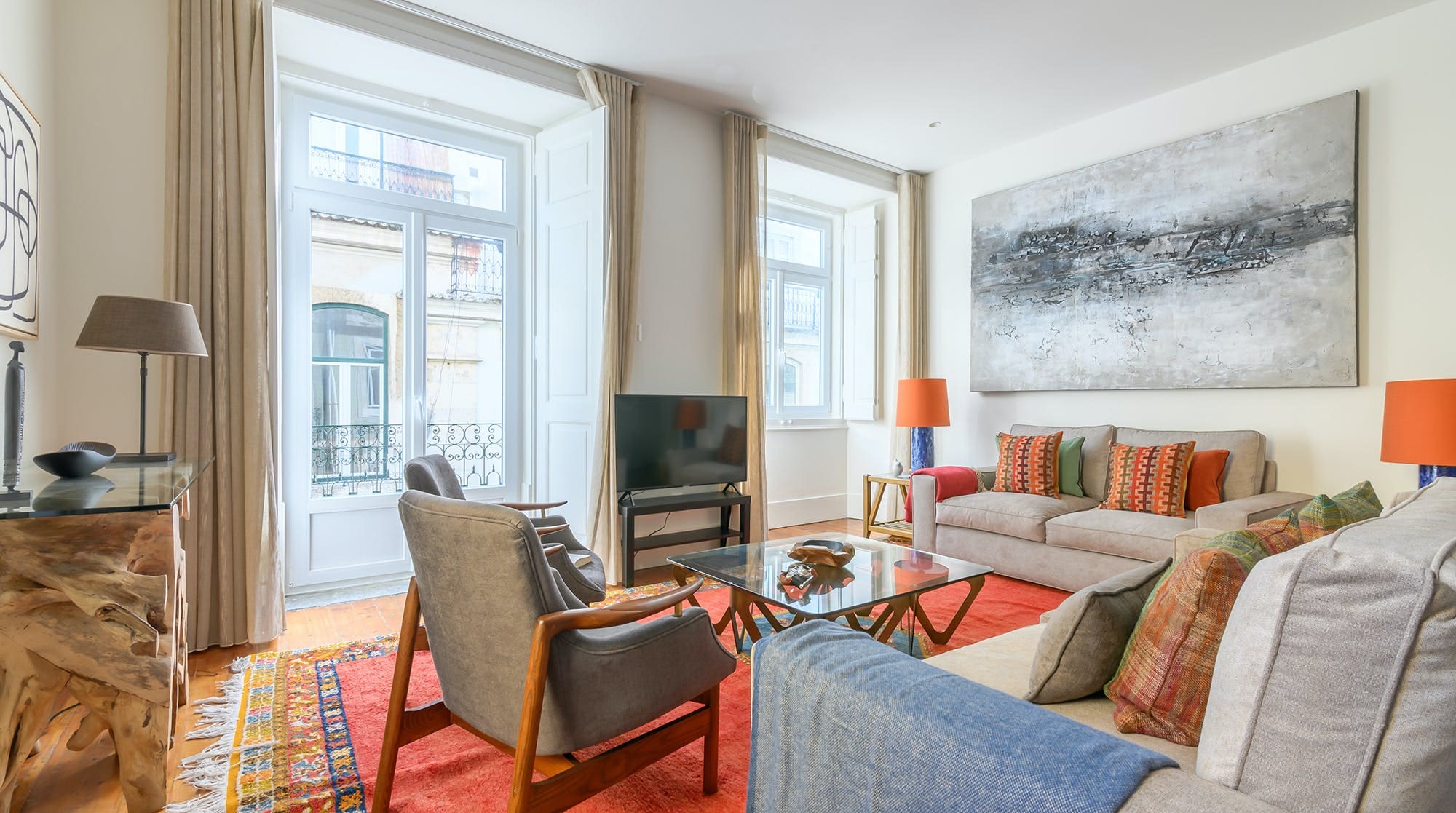Casa Trindade Chiado: Spacious 4-Bedroom Apartment Rental with Sea Views in Chiado, Lisbon