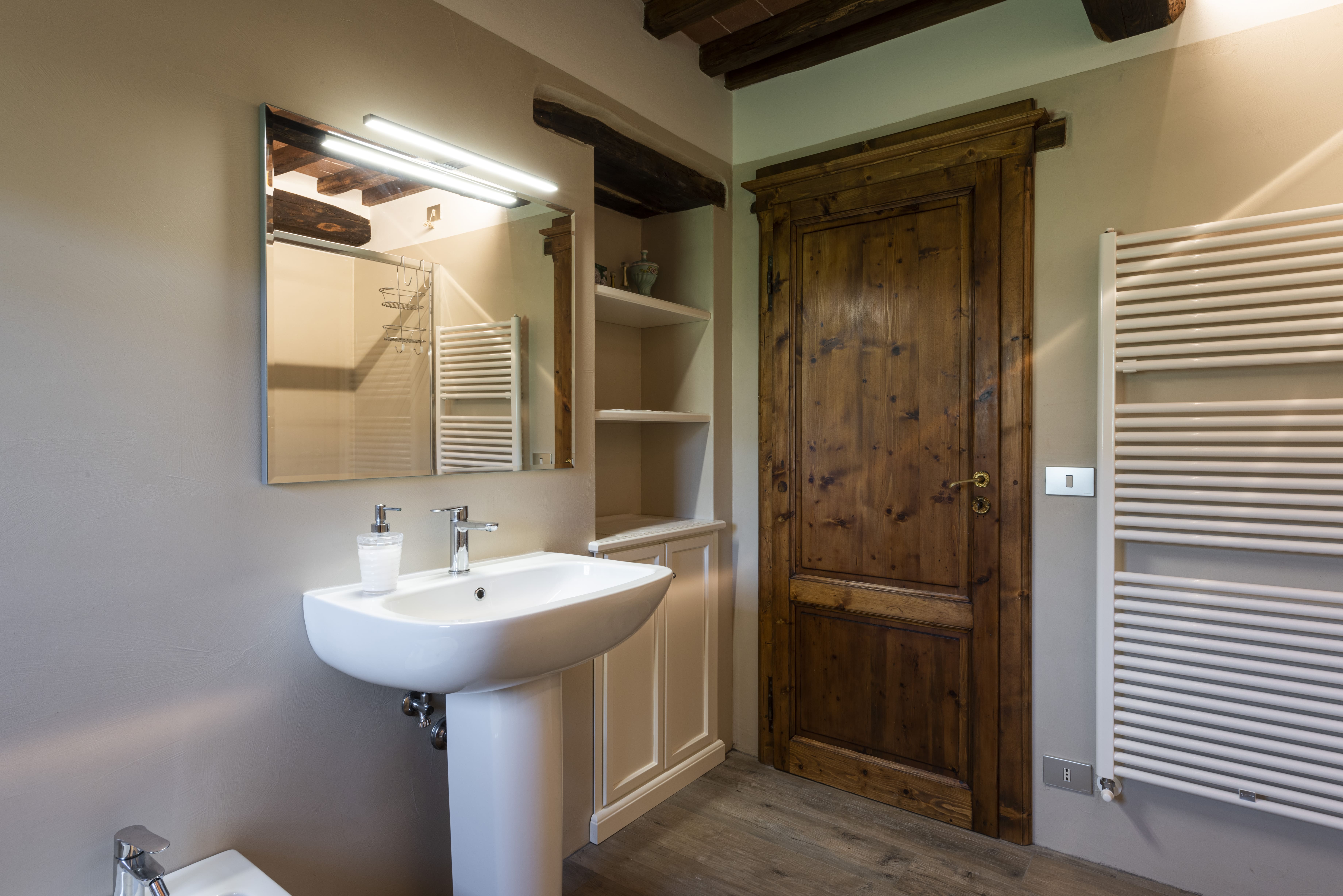 Casa Valdichiana Cortona: Charming 3-Bedroom Apartment with Infinity Pool in Cortona, Tuscany