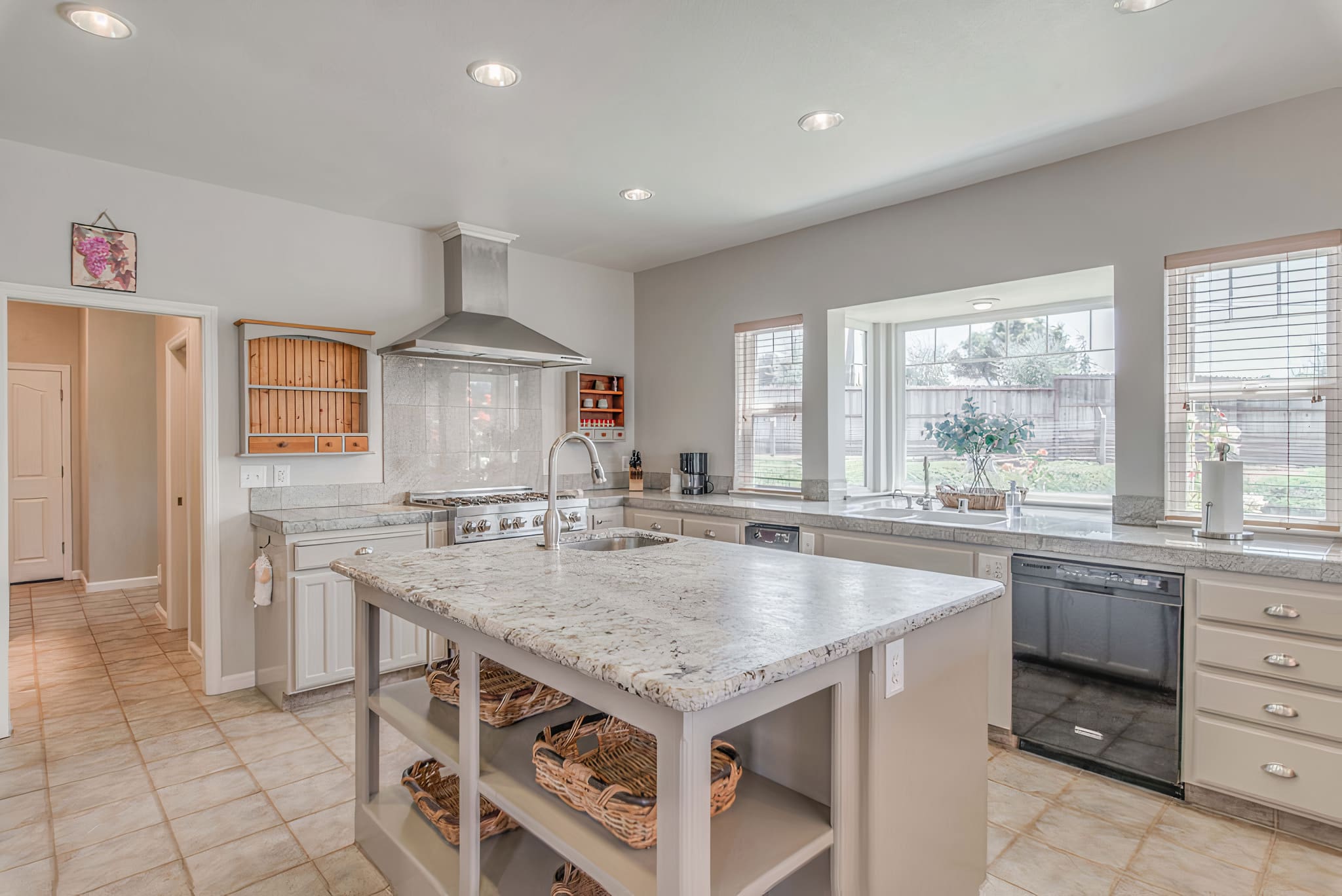 Casa Zinfandel Sonoma: Spacious 4-Bedroom Apartment Rental with Air Conditioning, Wine Country, California
