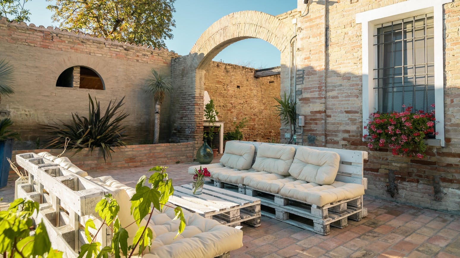 Cascina Sanvitale Ravenna: Elegant 4-Bedroom Countryside Apartment with Pool, Ravenna