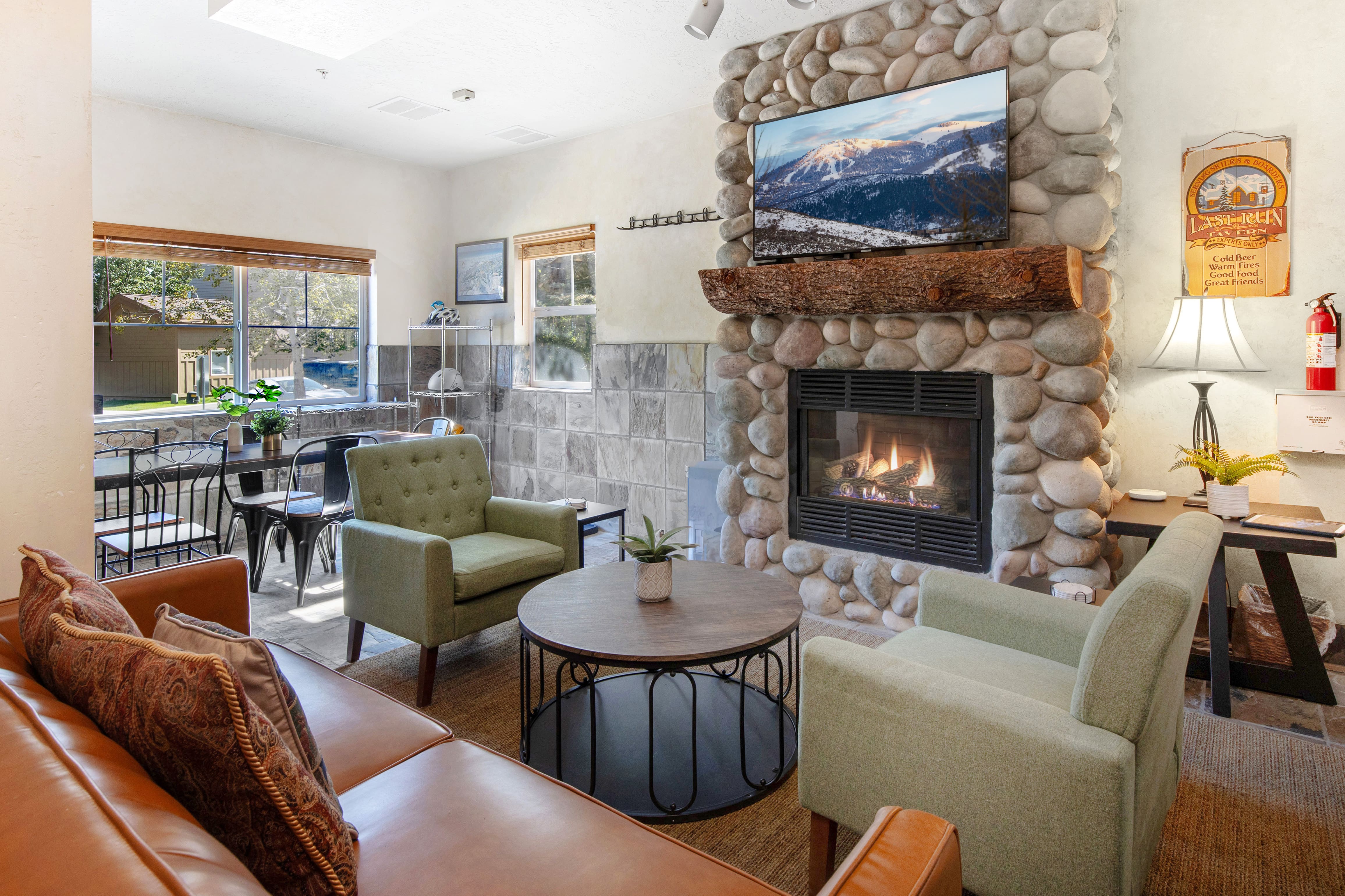 Villa Lysias Thaynes Canyon Park City: Luxury 5-Bedroom Villa with Hot Tub and Sauna, Park City