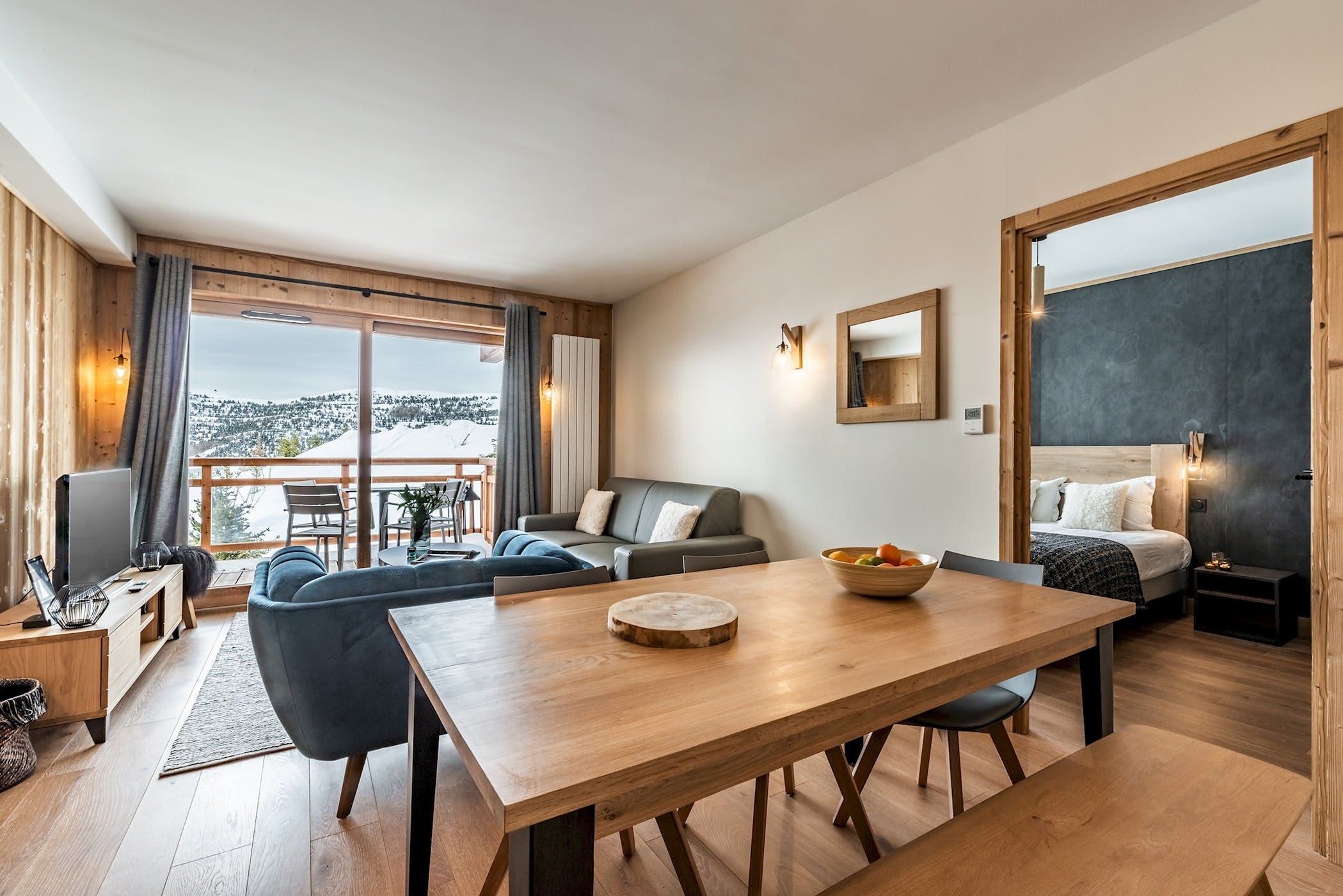Chalet Calvaire Alpe d’Huez: Ski Chalet Rental with Sauna and Pool in The Three Valleys, 1 Bedroom