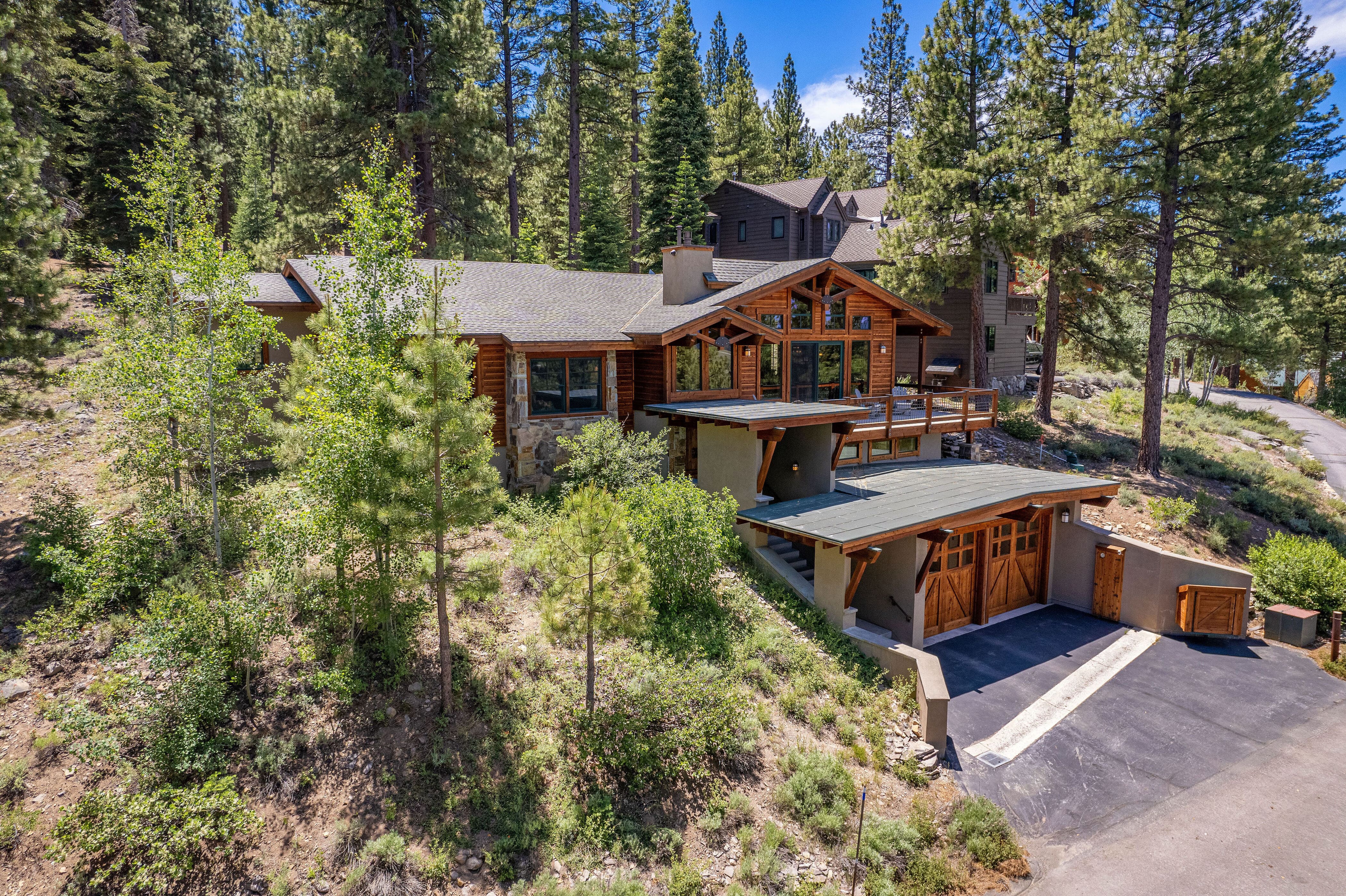 Villa Safira Glenshire Truckee: Ski Chalet with 3 Bedrooms and Family-Friendly Features in Truckee