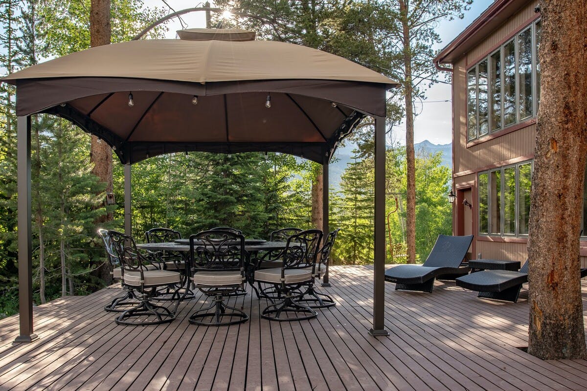 Chalet Spruce Summit: Luxury 3-Bedroom Chalet with Hot Tub and Mountain Views, Breckenridge