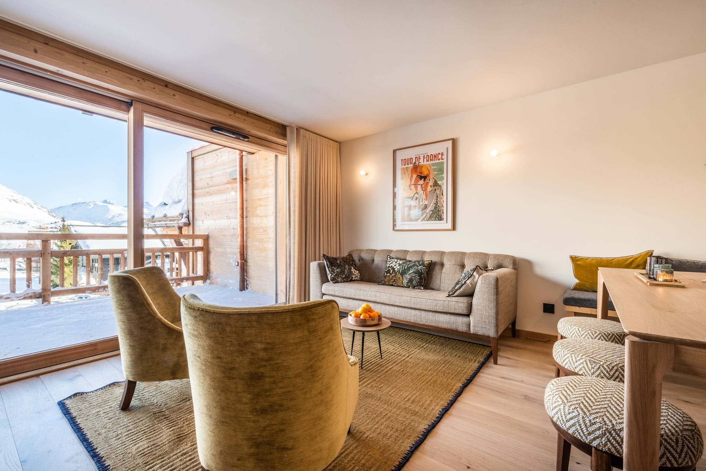 Chalet Tetras Huez: Stylish 3-Bedroom Ski Apartment Rental in The Three Valleys, Isère