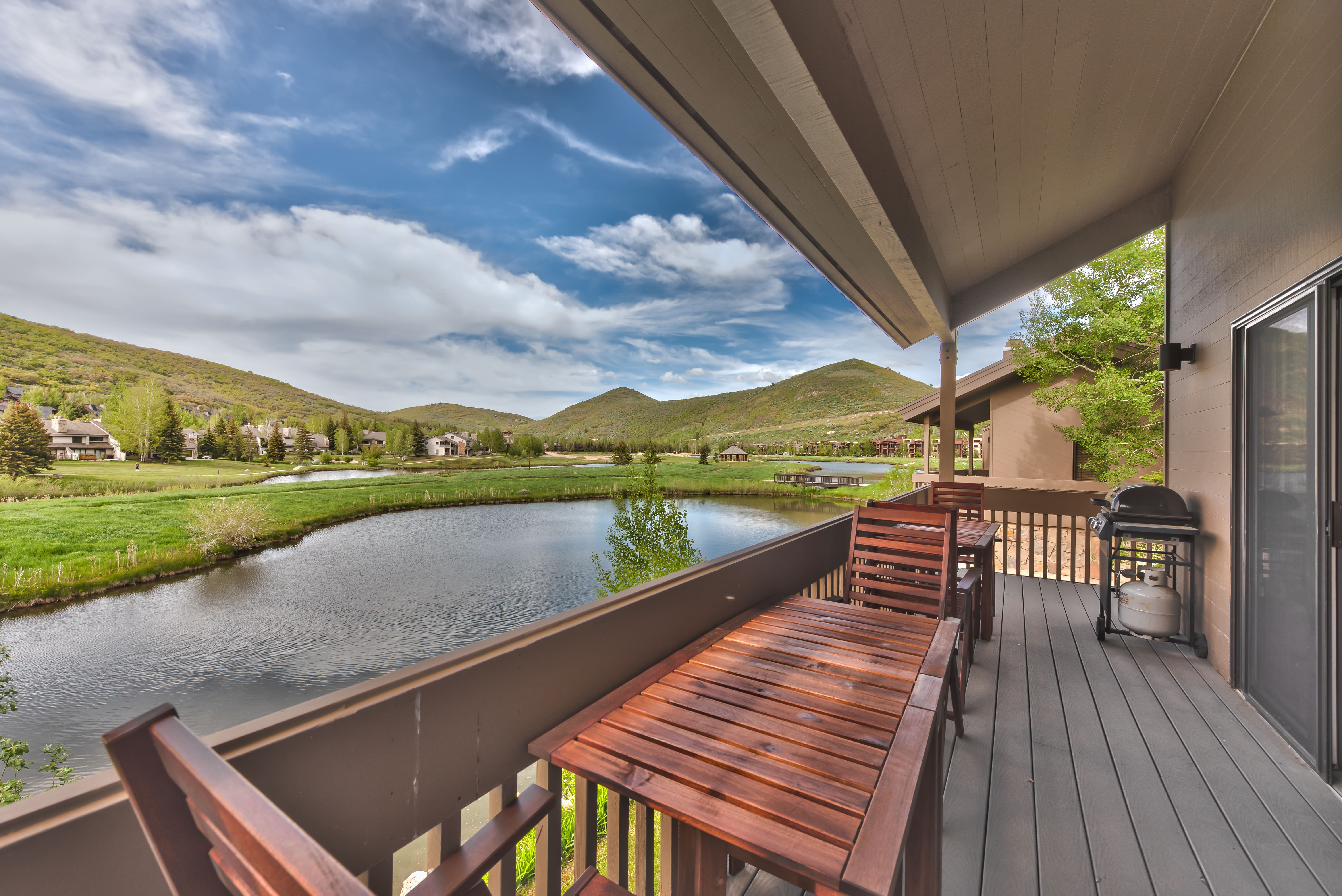 Chalet Timpview Park City: Luxury 5-Bedroom Villa with Pool and Hot Tub, Park City