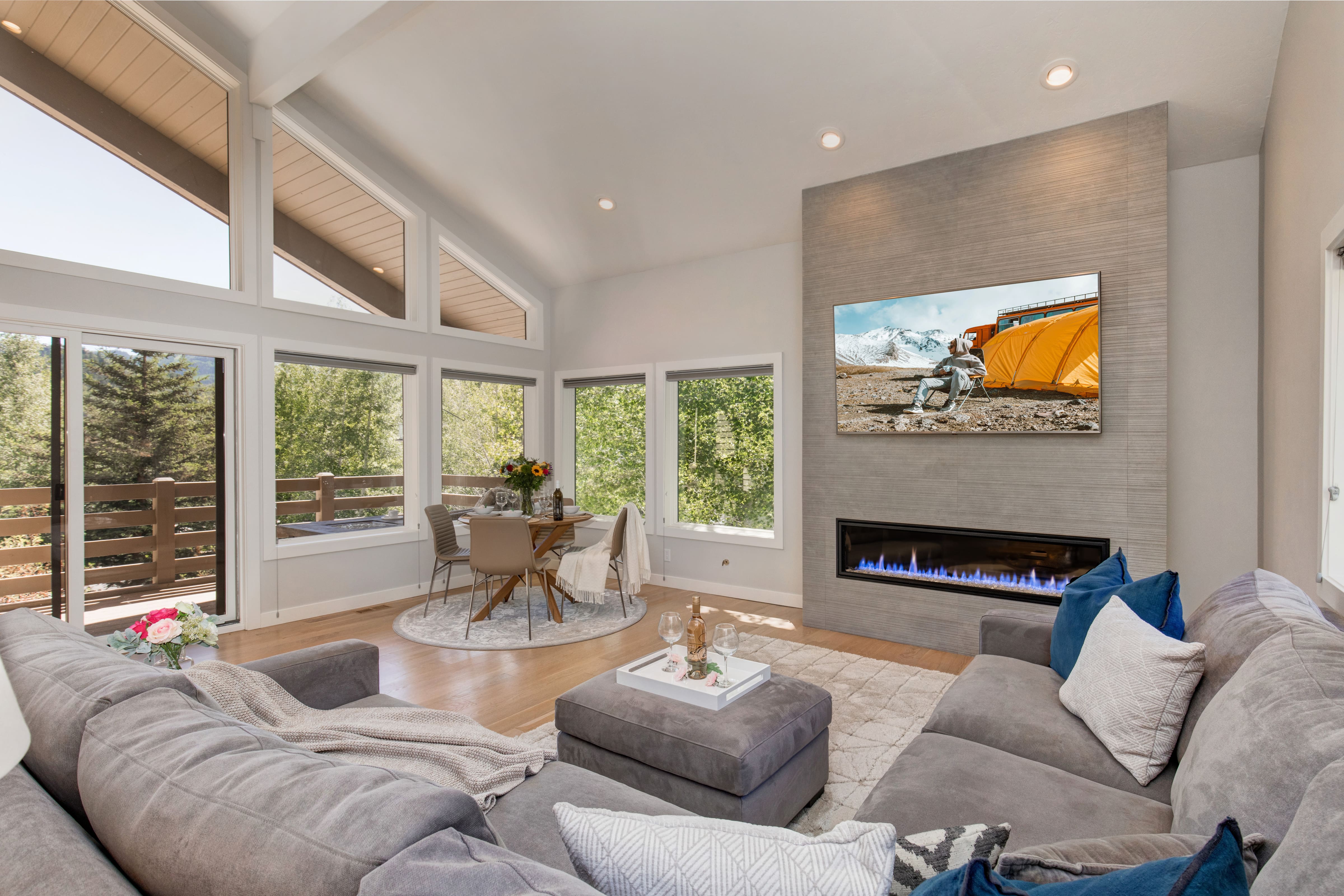 Villa Boreas Quinns Park City: Charming 2-Bedroom Townhouse with Hot Tub and Mountain Views, Park City