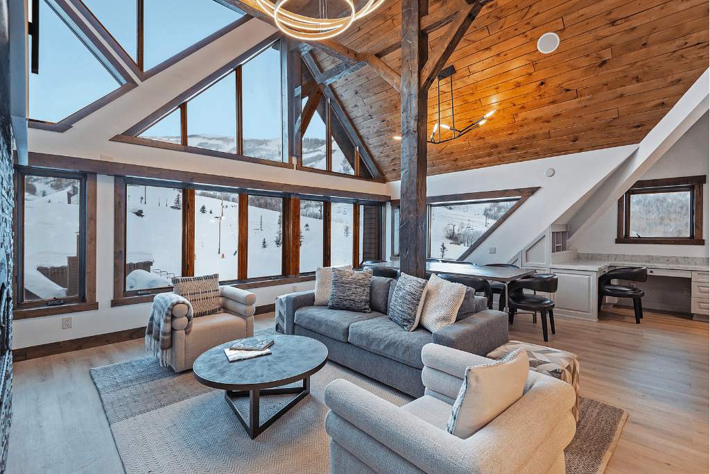 Villa Autan Redstone Park City: Luxury 4-Bedroom Villa with Shared Pool and Ski Access, Park City