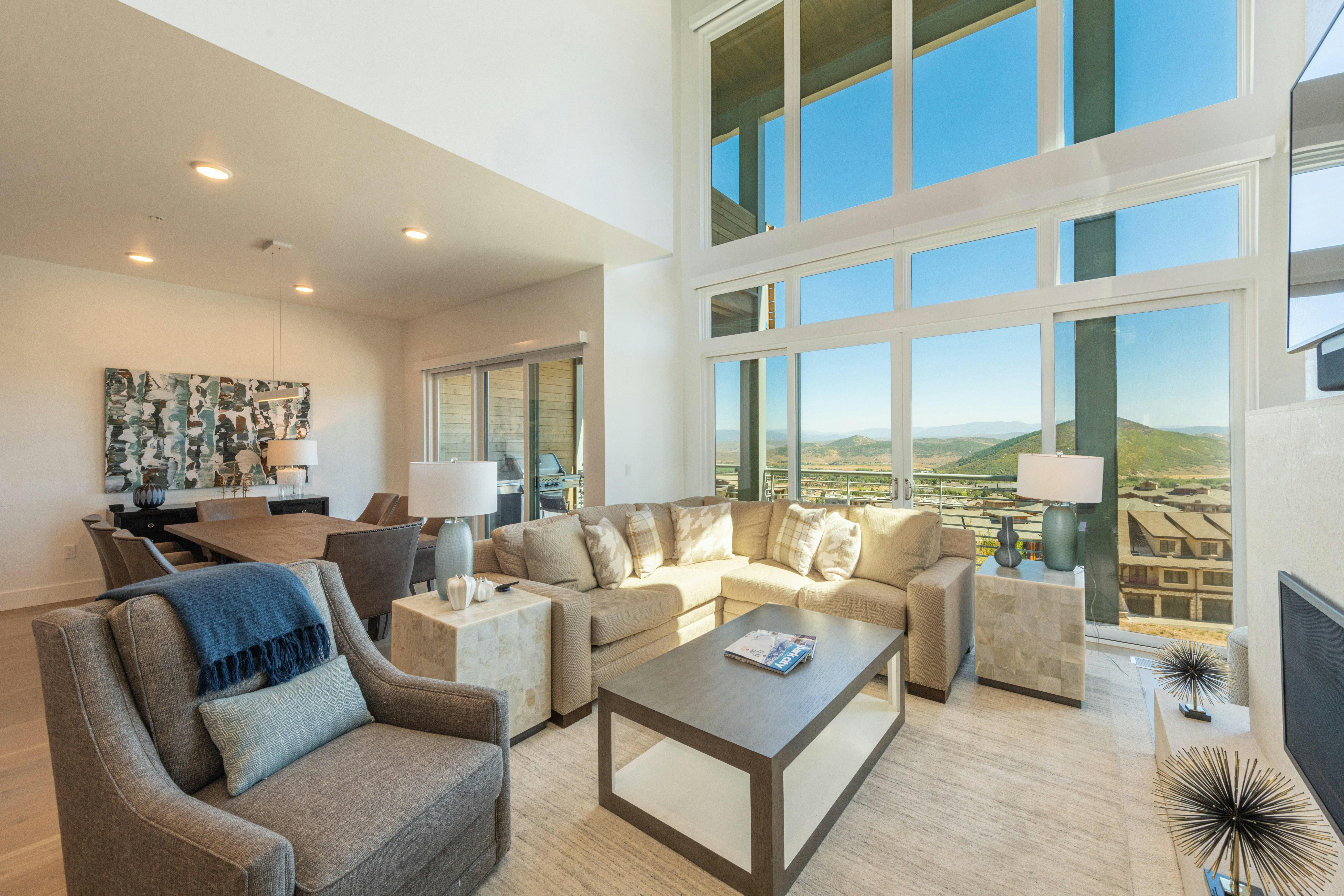 Villa Boreas Quinn’s Junction Park City: Spacious 4-Bedroom Ski Chalet with Private Hot Tub, Park City