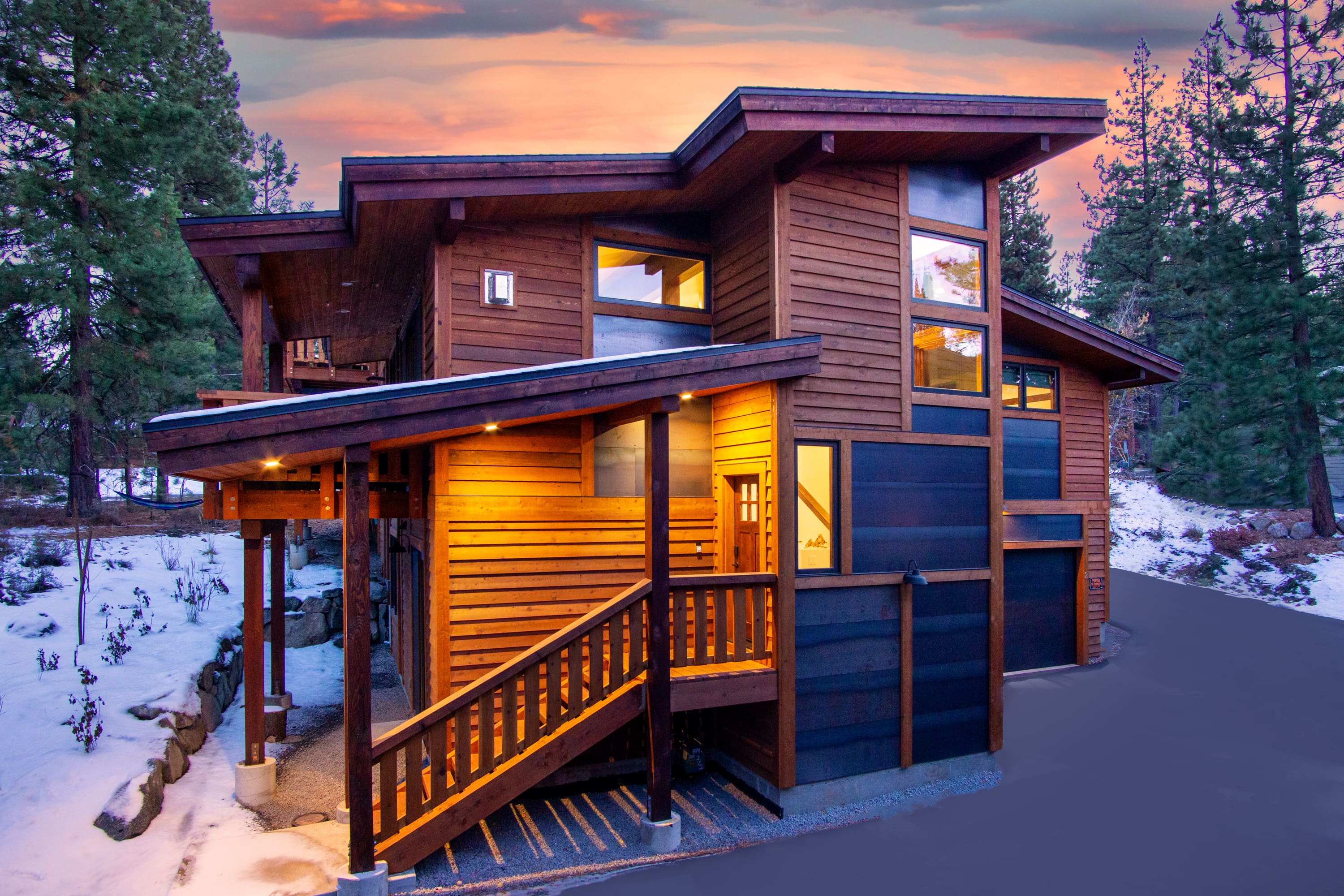 Villa Carmesí Glenshire Truckee: Spacious 3-Bedroom Ski Chalet with Lake Access, Truckee