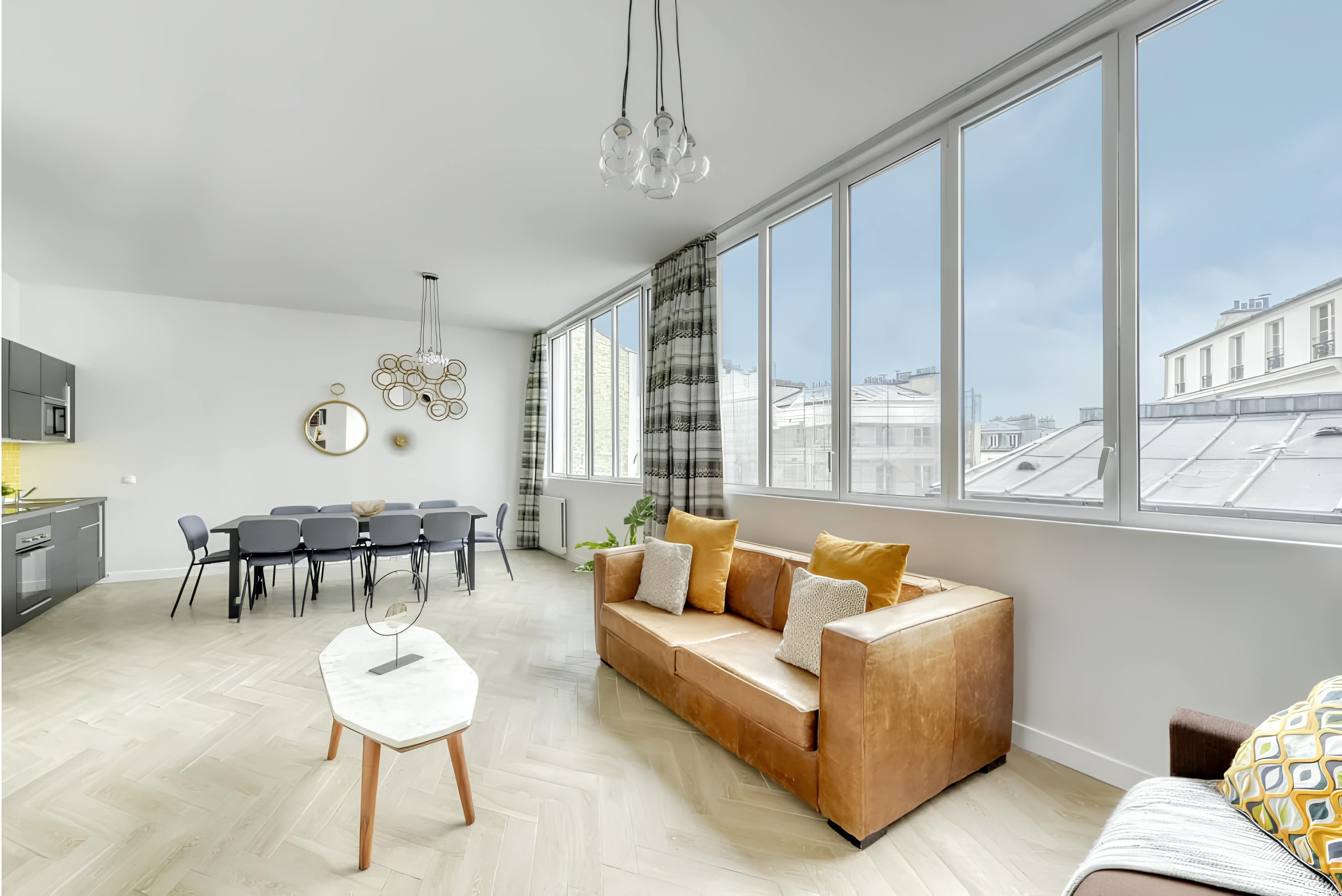 Château Abesses Montmartre: Spacious 4-Bedroom Apartment with Private Sauna, Montmartre Sacré-Coeur Paris