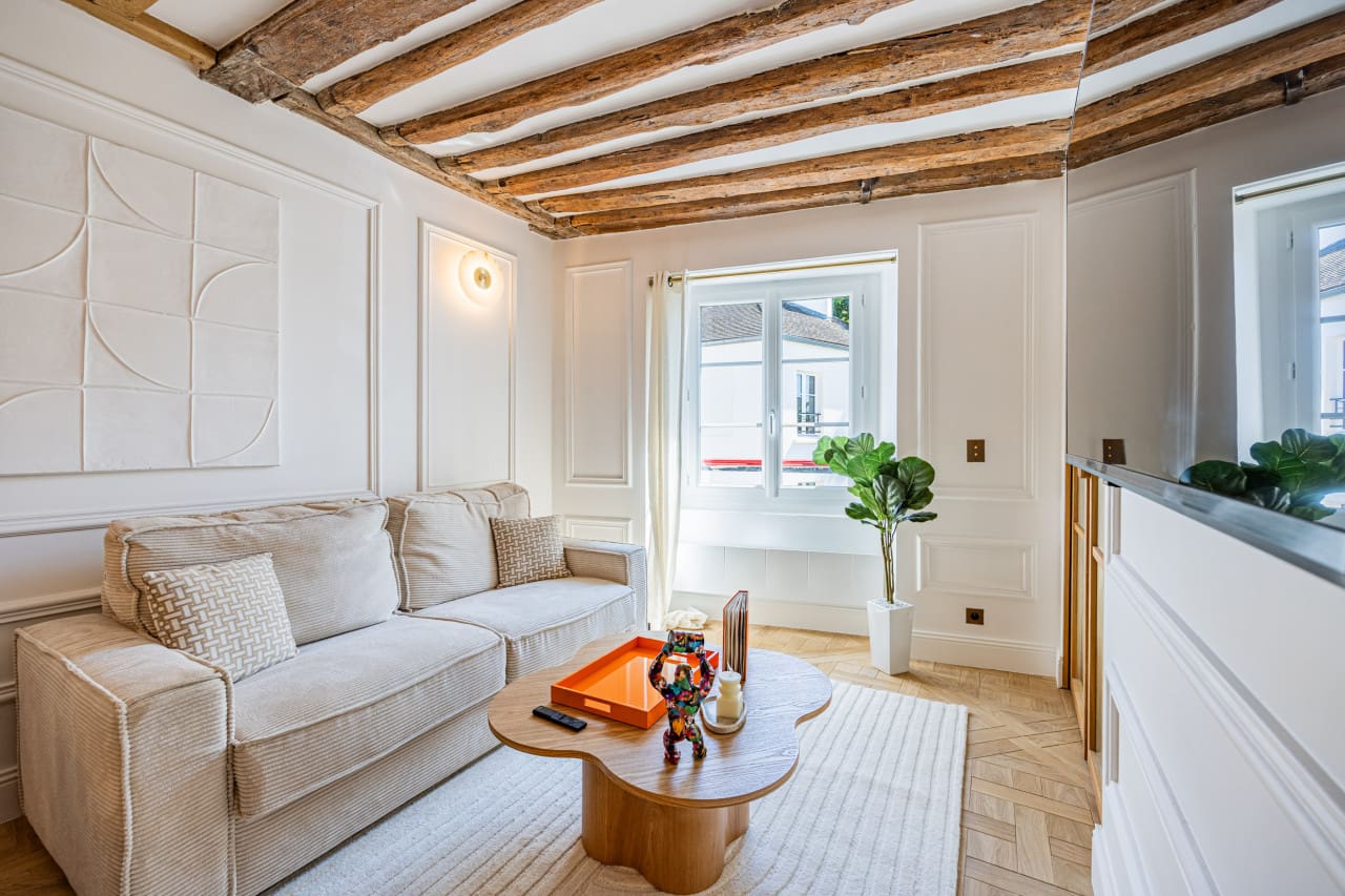 Villa Aube Calvaire Montmartre Sacré-Coeur: Charming 2-Bedroom Apartment Rental with Family Amenities, Montmartre Sacré-Coeur