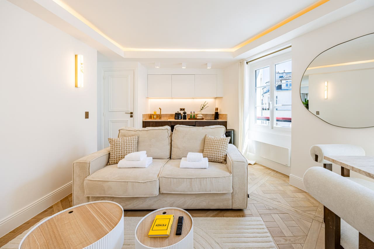 Villa Céladon Rue-des-Abesses Montmartre Sacré-Coeur: Charming 1-Bedroom Apartment Rental with Sacré-Coeur Views in Montmartre Sacré-Coeur