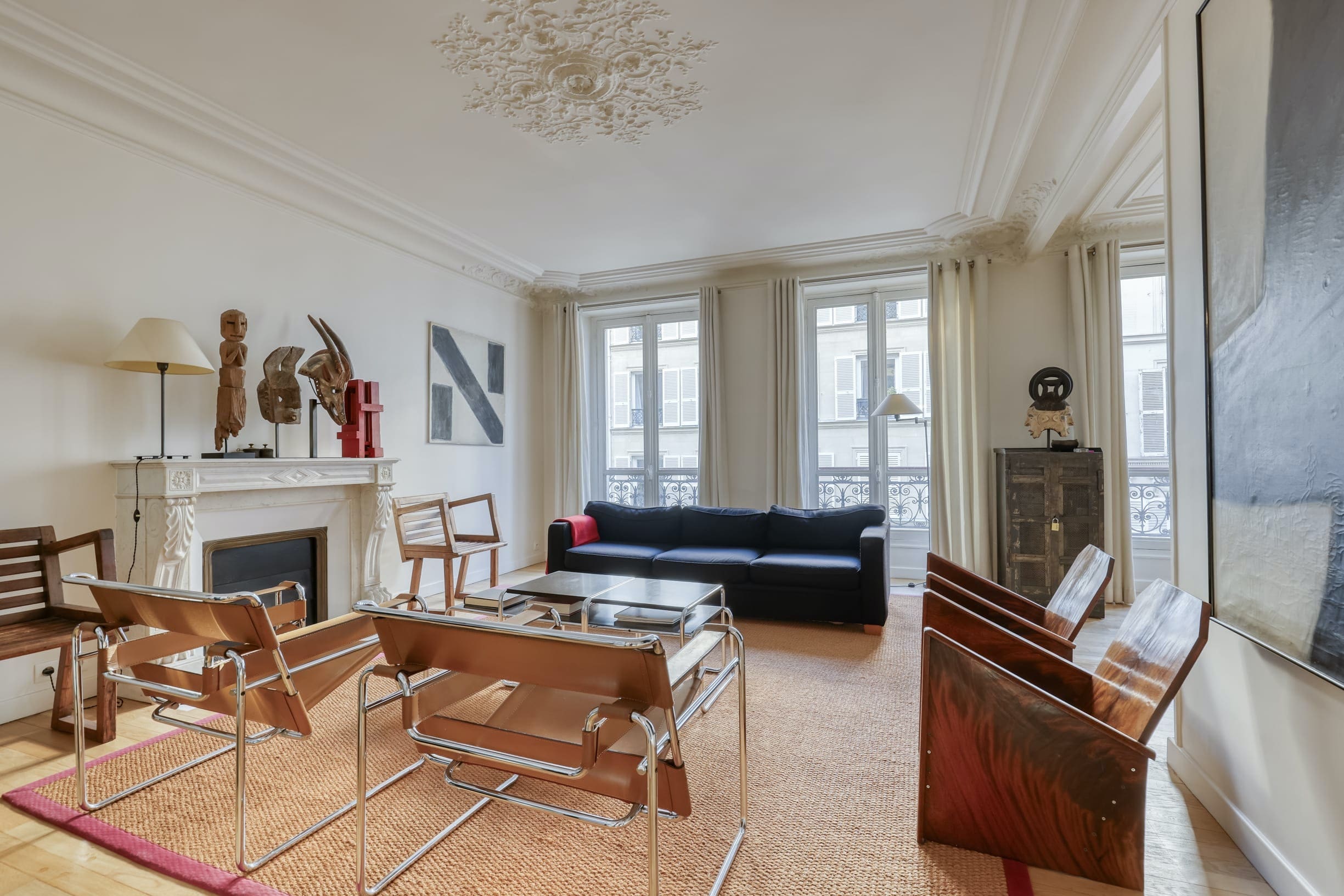 Château Butte Pigalle: Chic 1-Bedroom Apartment Rental with Family-Friendly Comfort, South Pigalle