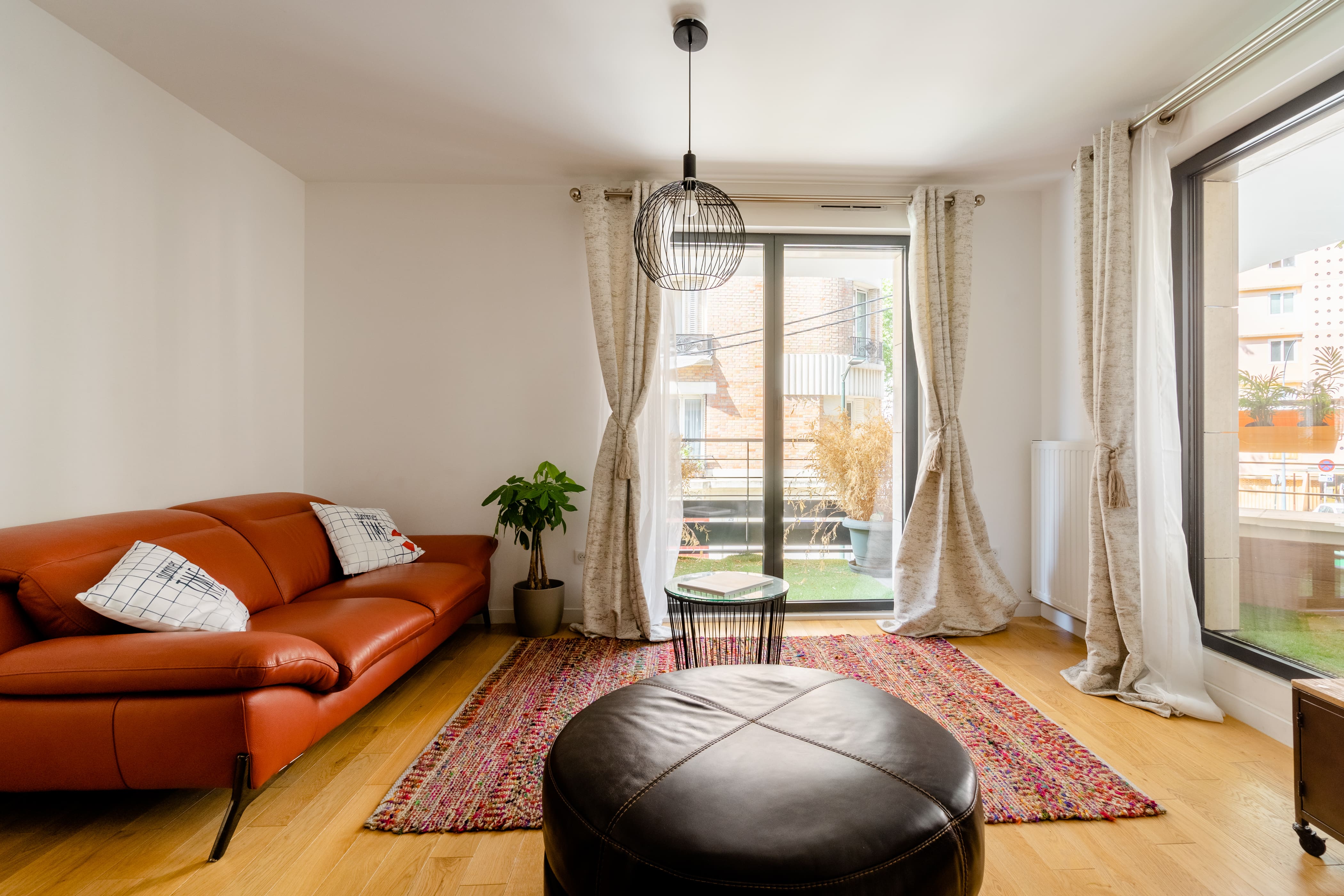 Villa Crépuscule Gare Levallois: Charming 2-Bedroom Family-Friendly Apartment Rental in Levallois, Paris