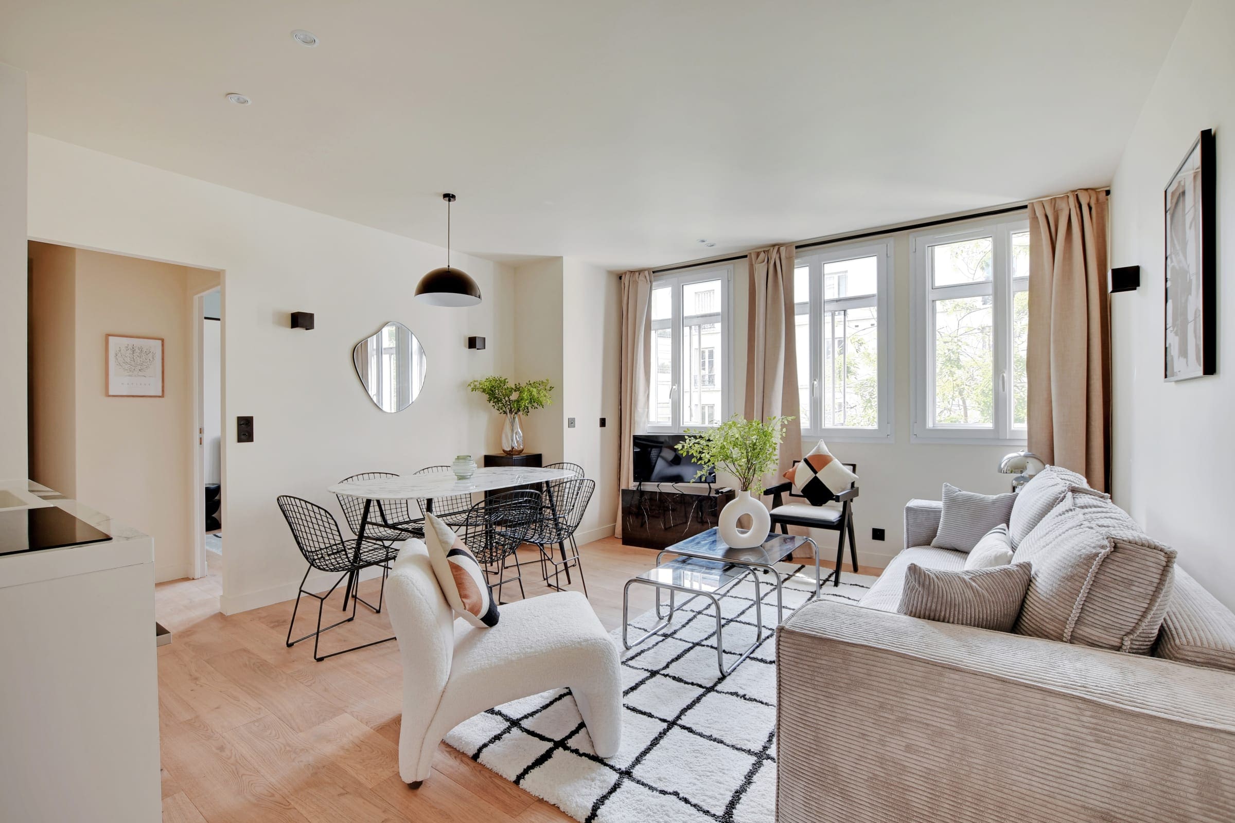 Château Daumesnil Bastille: Stylish 2-Bedroom Apartment with Air-Con in Bastille Bercy