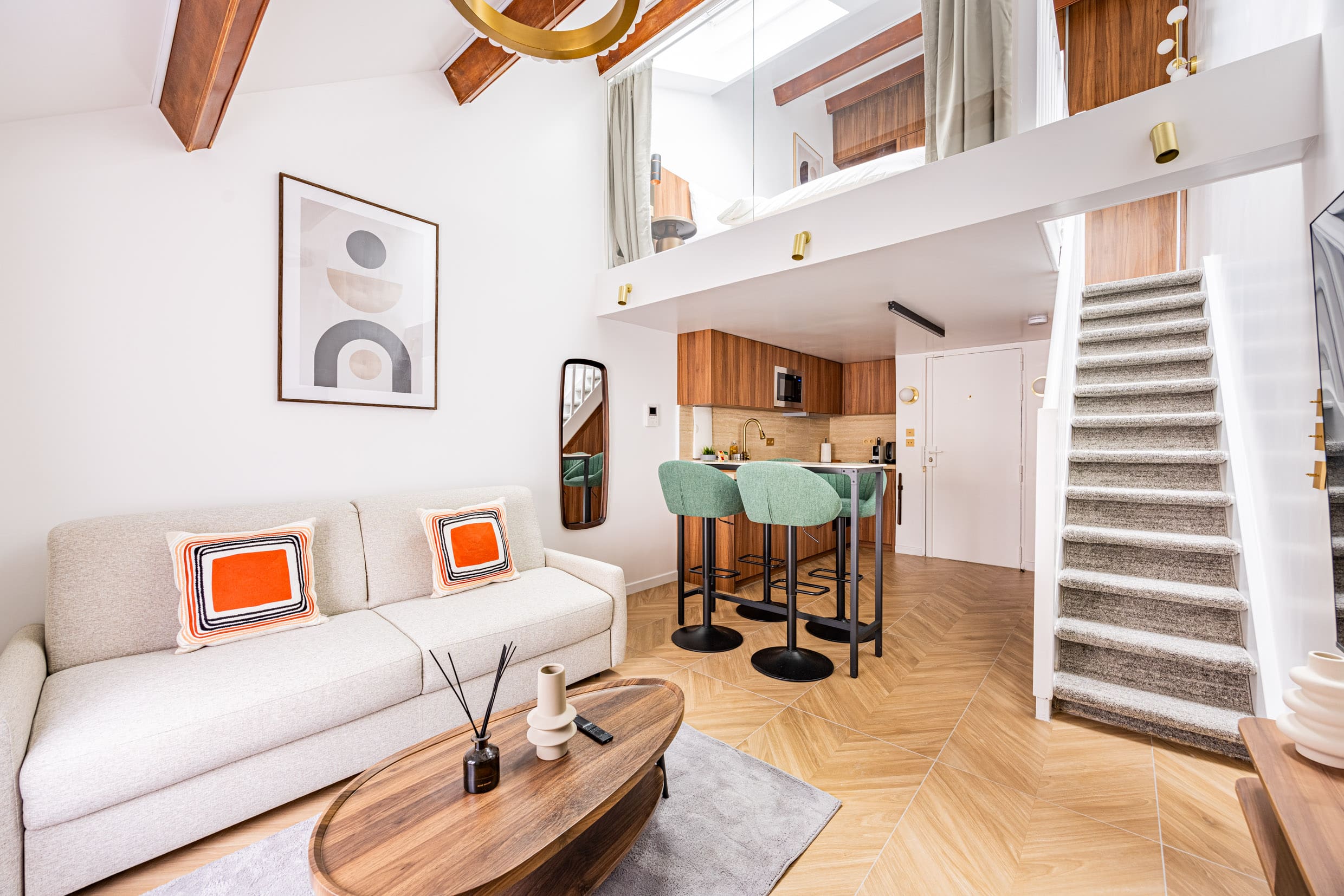 Villa Aurore Enclos Le Marais: Charming 1-Bedroom Apartment Rental with Family-Friendly Features in Le Marais, Paris