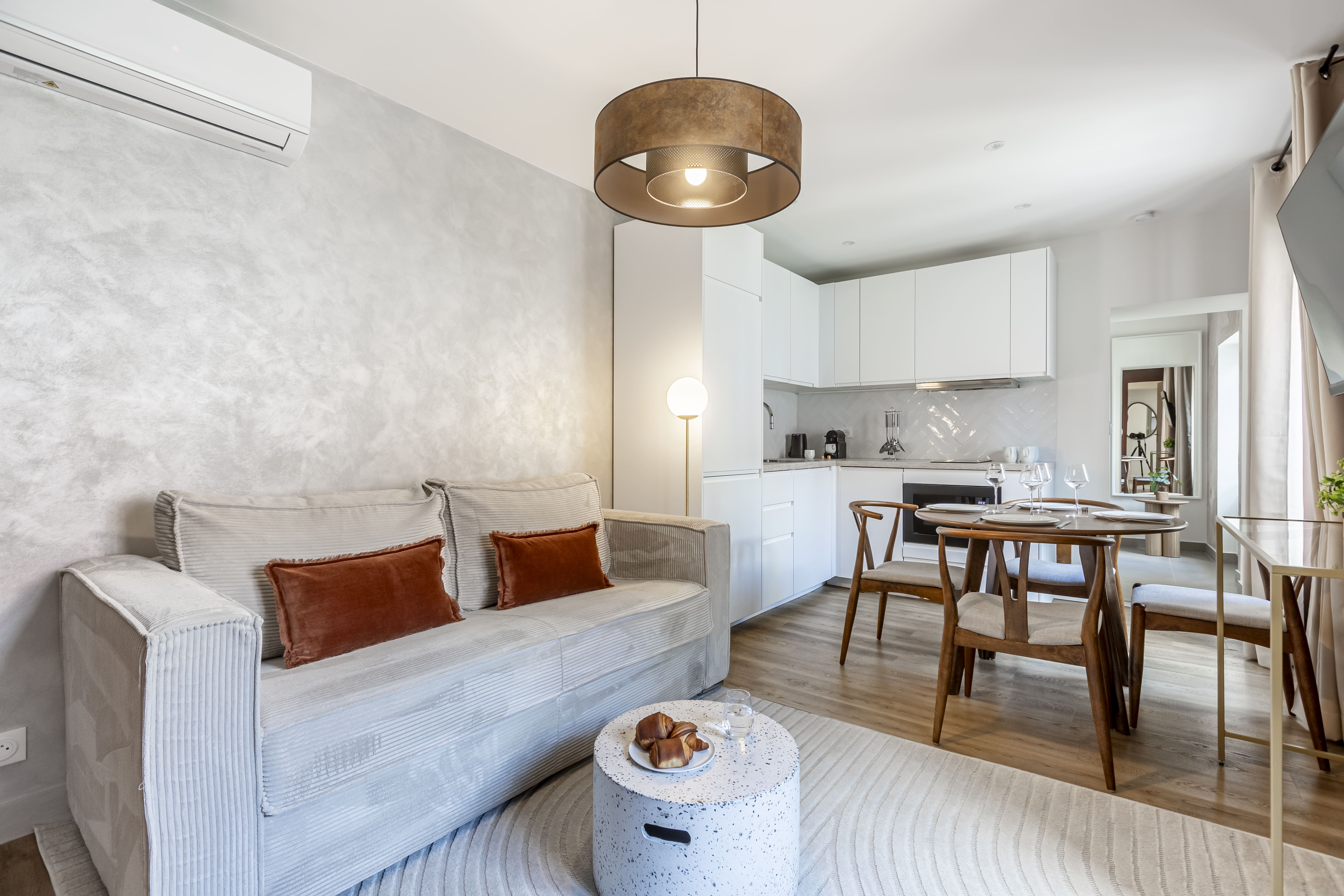 Villa Crépuscule Archives Le Marais: Chic 1-Bedroom Apartment Rental with Air-Con and Family Friendly Features, Le Marais