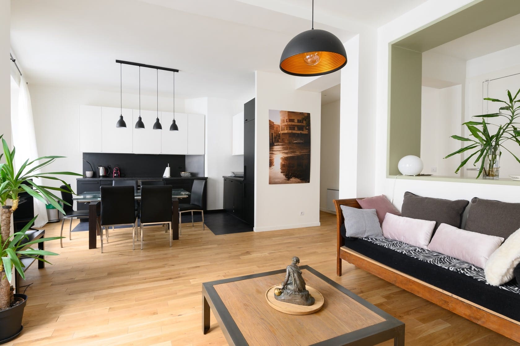 Villa Aurore Pompidou Le Marais: Chic 2-Bedroom Family Apartment Rental in Le Marais, Paris
