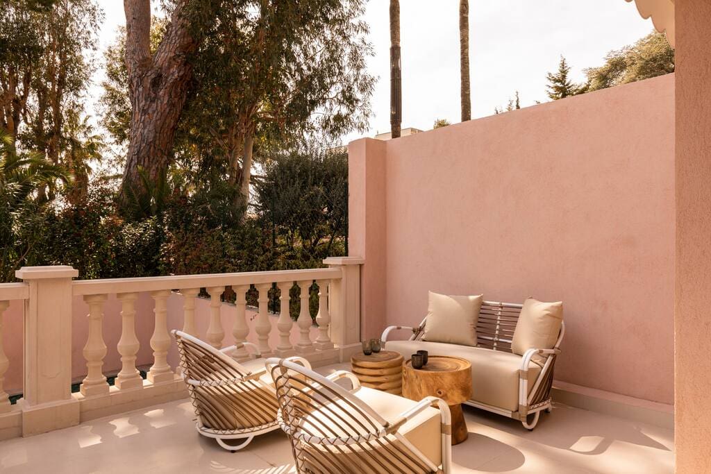 Villa Crépuscule Basse Californie Cannes-773299: 2-Bedroom Luxury Apartment with Seaview and Pool, Cannes