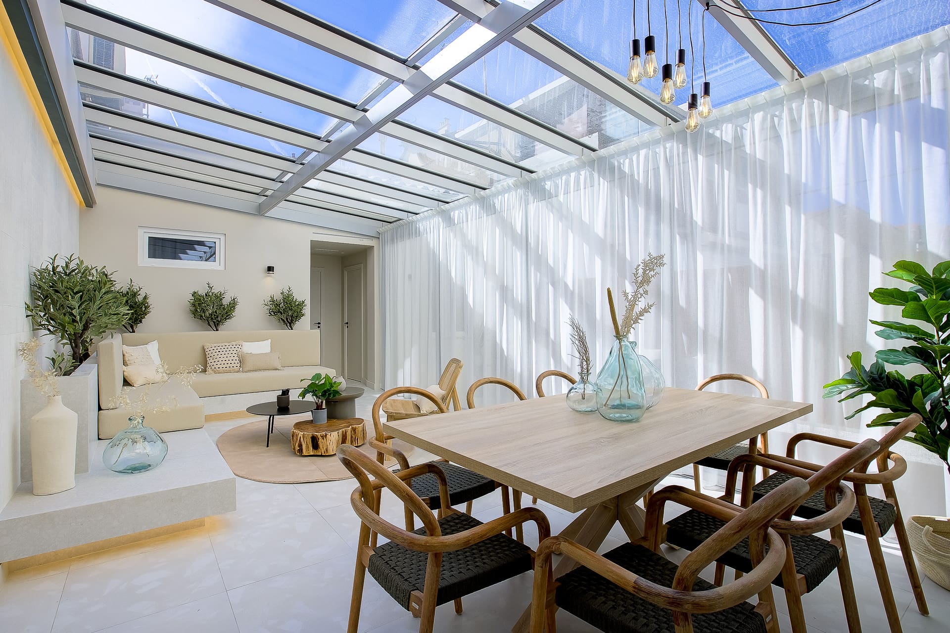 Villa Crépuscule Broussailles Cannes: Luxurious 5-Bedroom Apartment with Seaviews, Cannes