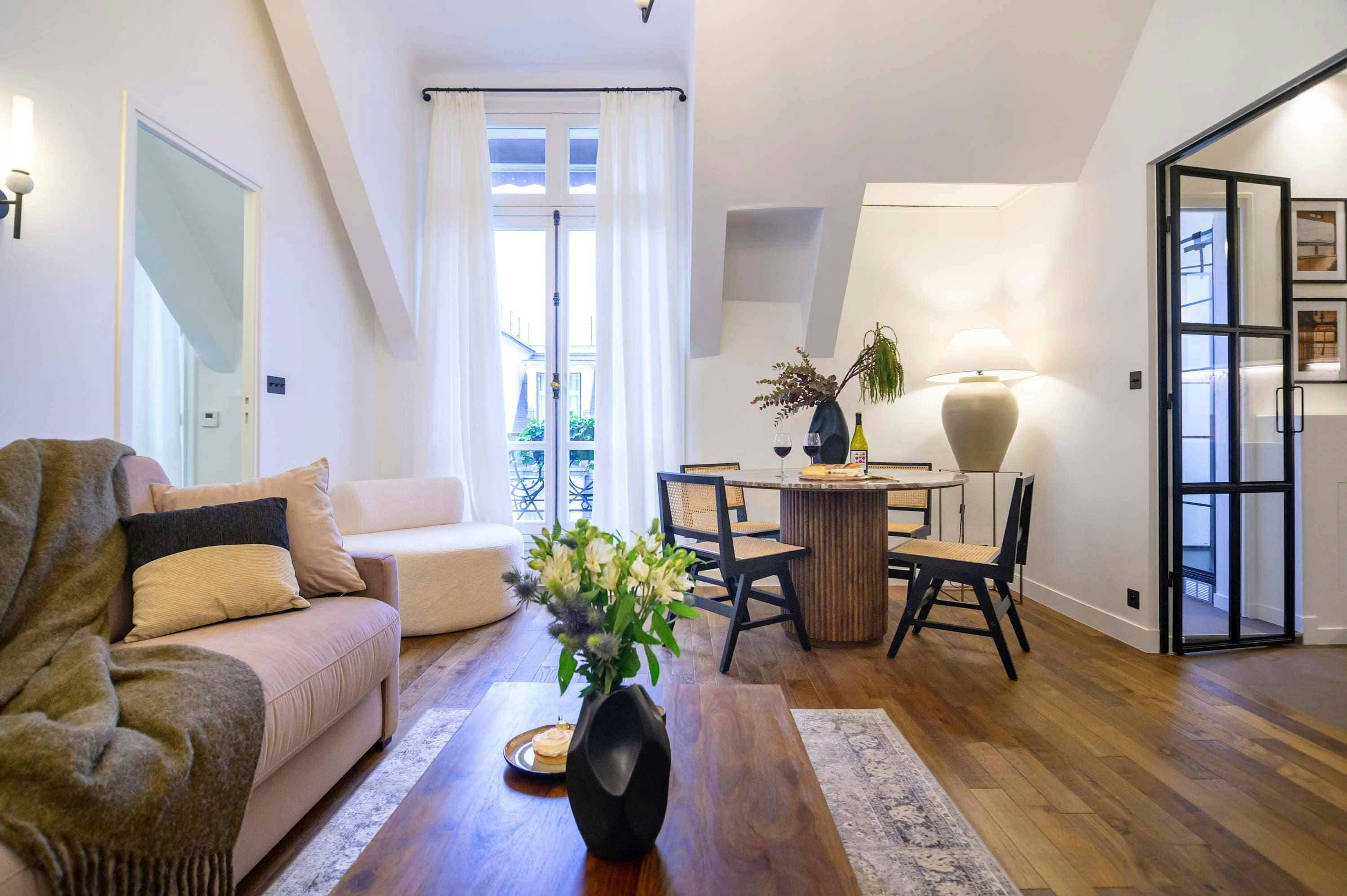 Villa Safran Ternes Arc de Triomphe – Champs-Élysées-840338: Stylish 1-Bedroom Apartment Rental with Balcony and Air-Con, Arc de Triomphe