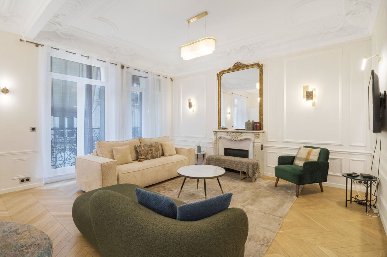 Villa Safran Ternes Arc de Triomphe – Champs-Élysées-837724: Elegant 2-Bedroom Family-Friendly Apartment Rental near Arc de Triomphe Paris