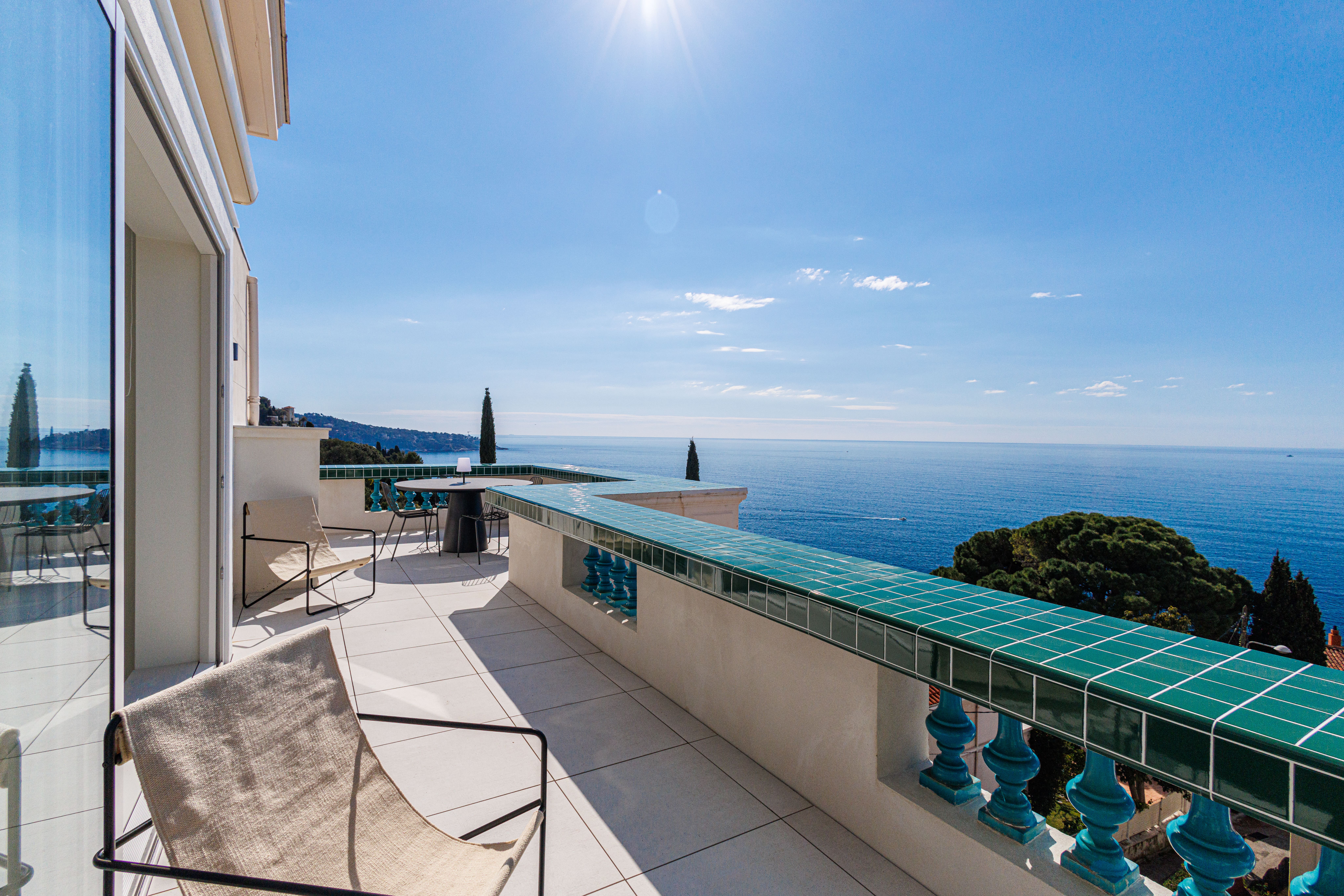 Château Fenouillet Nice: Charming 2-Bedroom Apartment Rental with Seaview and Air Conditioning, Nice