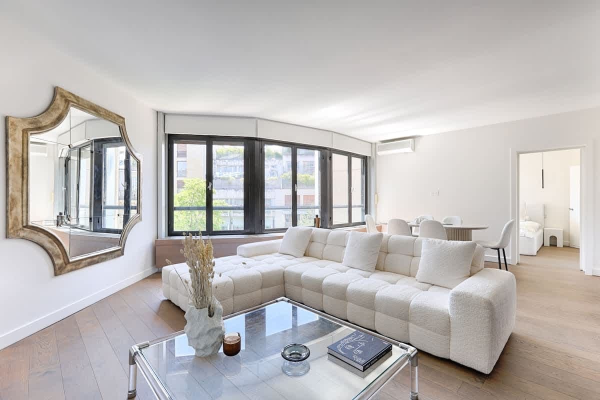 Villa Safran Ternes Arc de Triomphe – Champs-Élysées-845623: Elegant 1-Bedroom Townhouse Rental with Air-Con near Arc de Triomphe, Paris