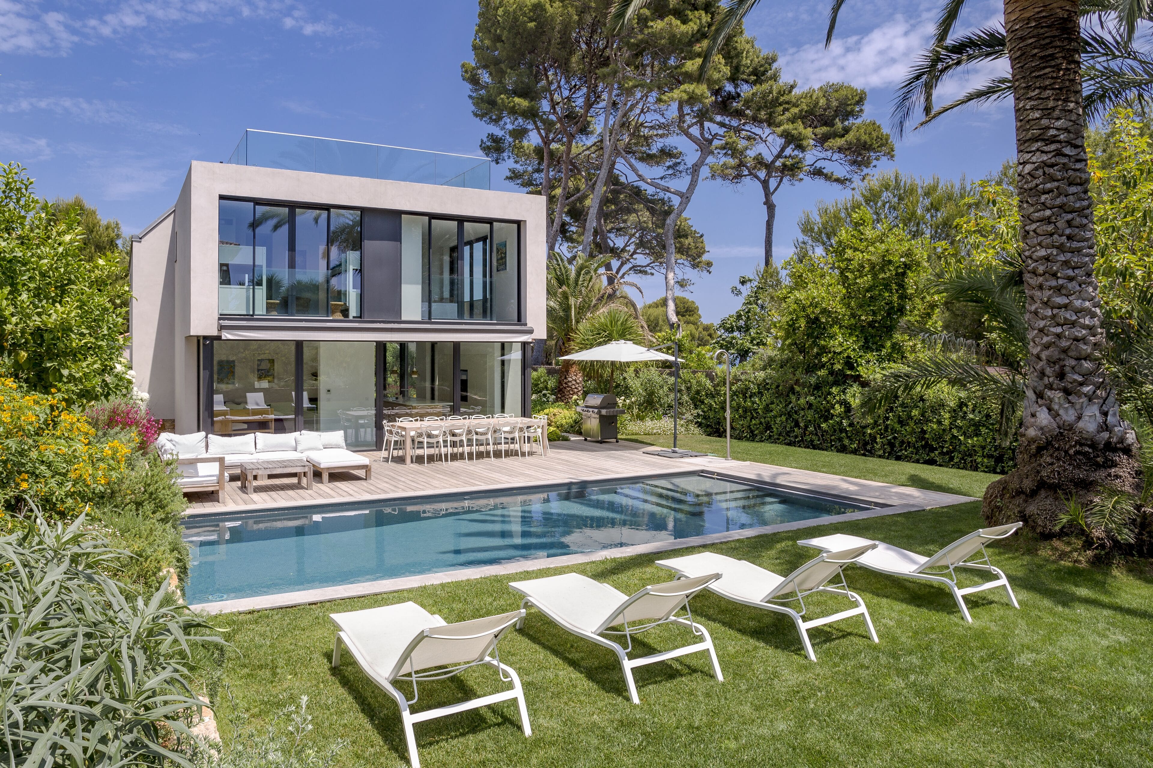 Villa Safran Garoupe Antibes: Luxury 5-Bedroom Villa with Seaview and Pool, Antibes