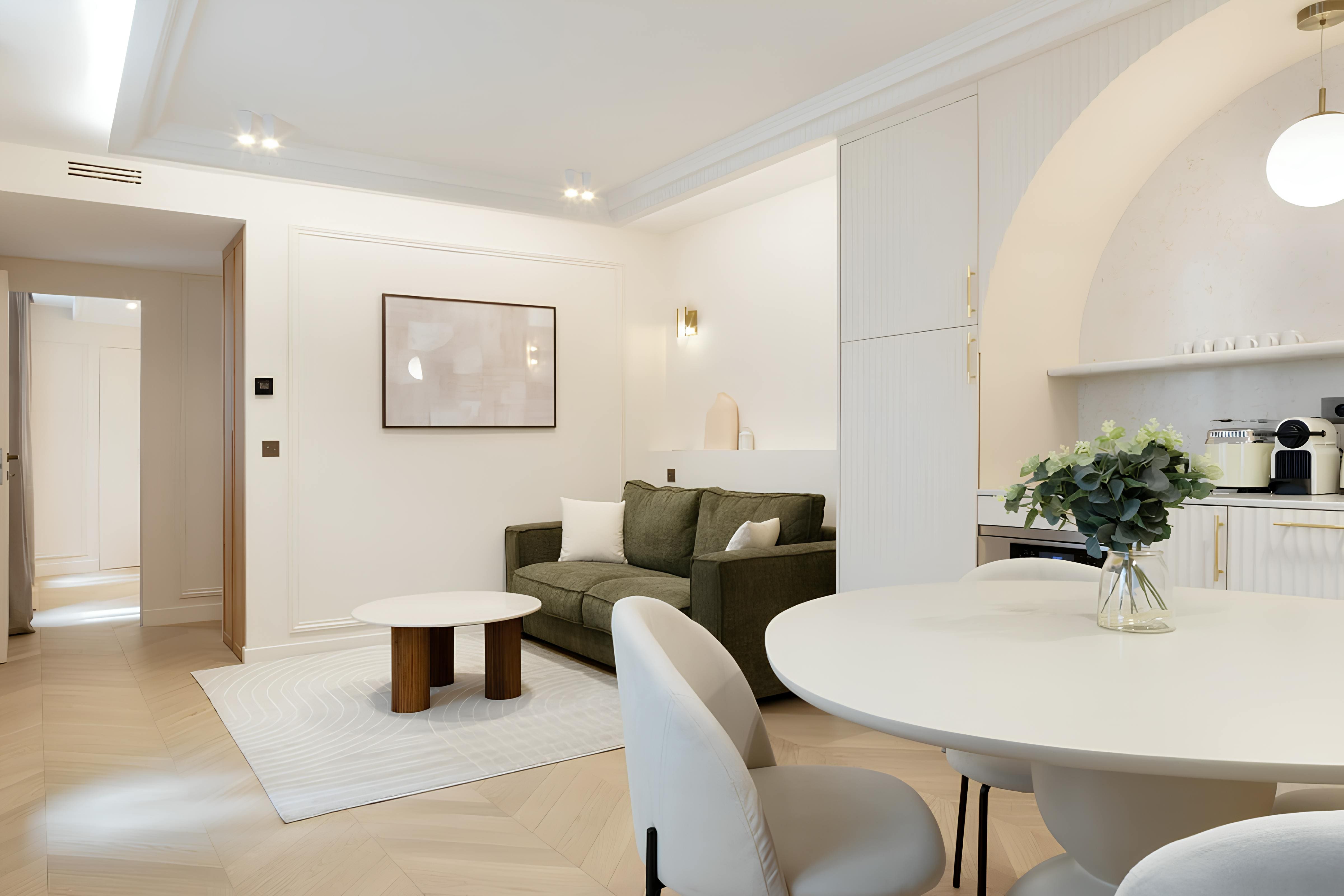 Château Grandsboulevards Paris Grands Boulevards: Charming 1-Bedroom Apartment Rental with Air-Con in Grands Boulevards Paris