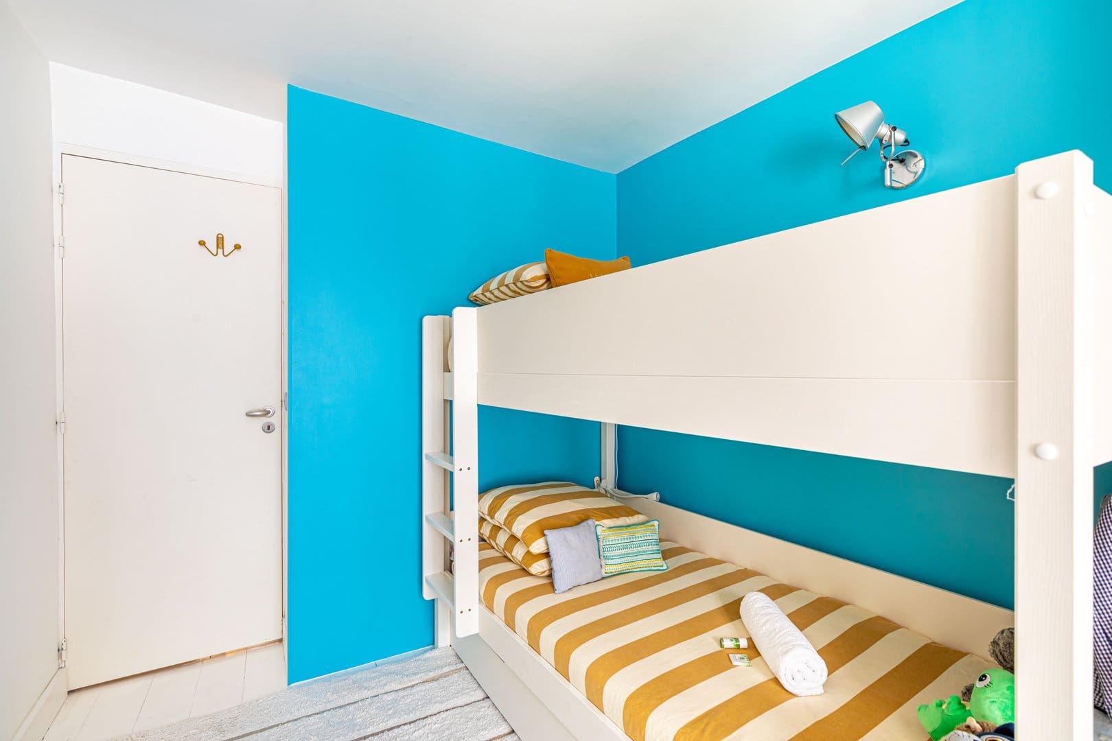 Château Grange Montorgueil: Charming 2-Bedroom Family-Friendly Apartment Rental Montorgueil Les Halles Paris