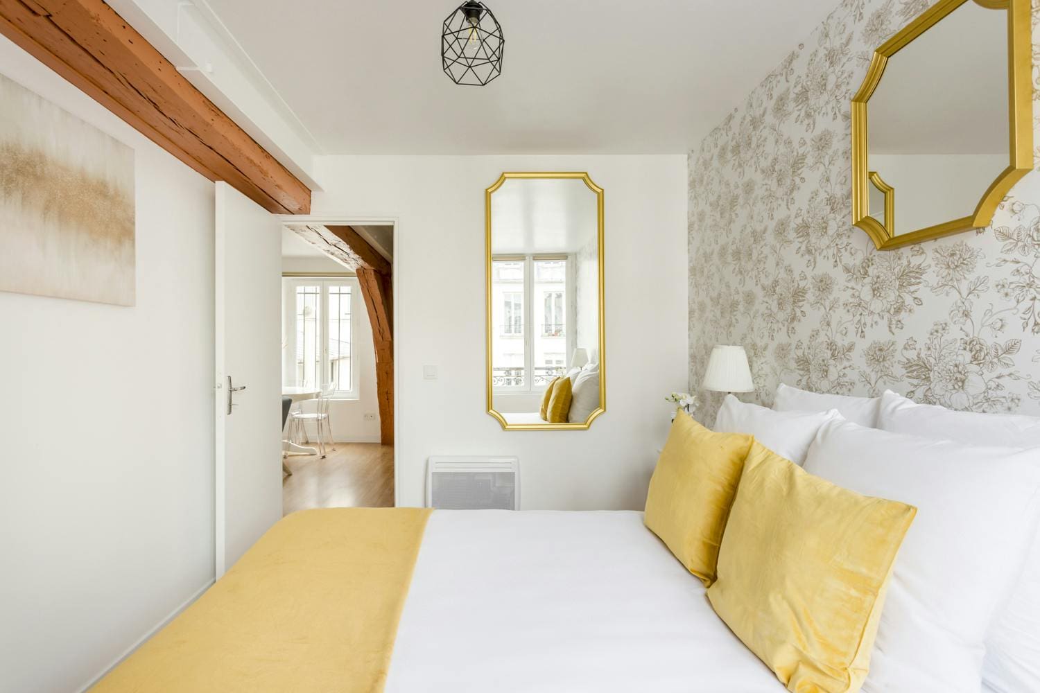 Château Grégoire Montorgueil Montorgueil – Les Halles 3: Stylish 2-Bedroom Apartment Rental with Family-Friendly Features, Montorgueil Les Halles