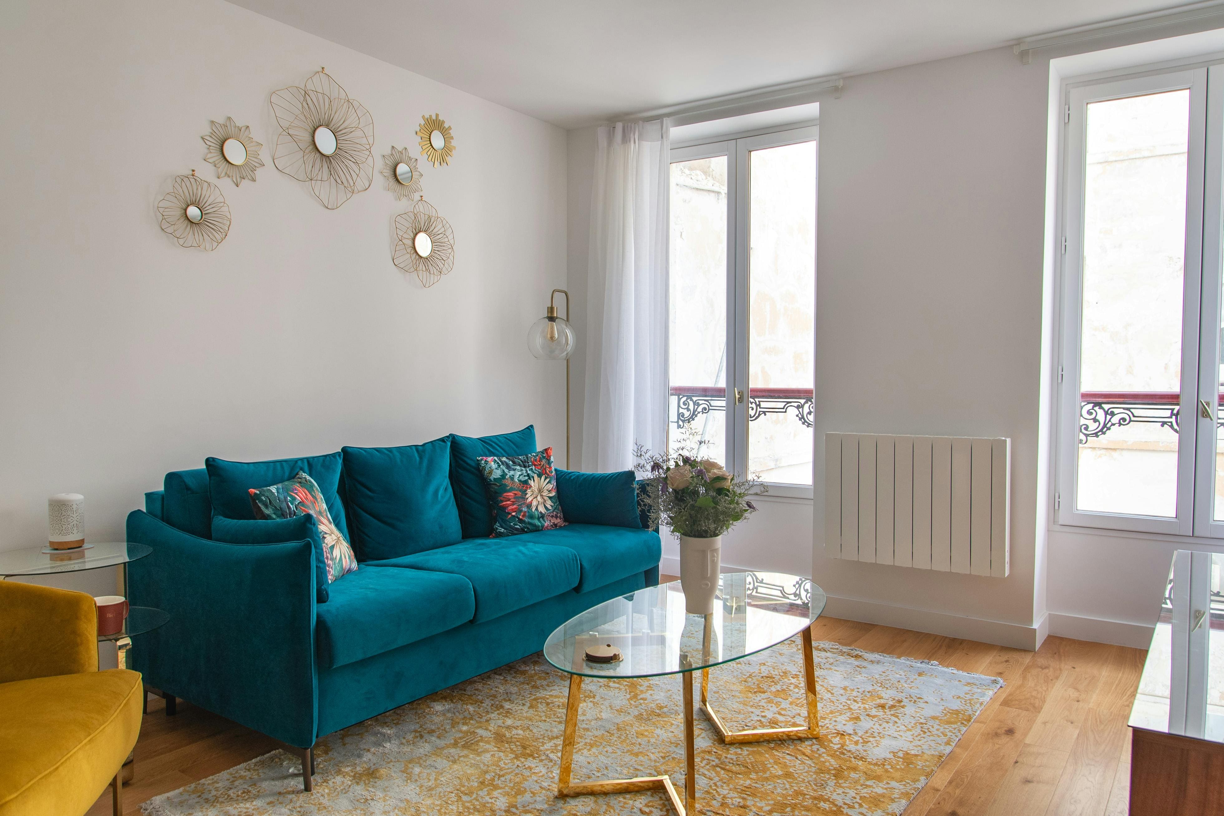 Villa Nacré Passy Eiffel Tower: Chic 1-Bedroom Apartment Rental with Family-Friendly Features, Eiffel Tower Paris