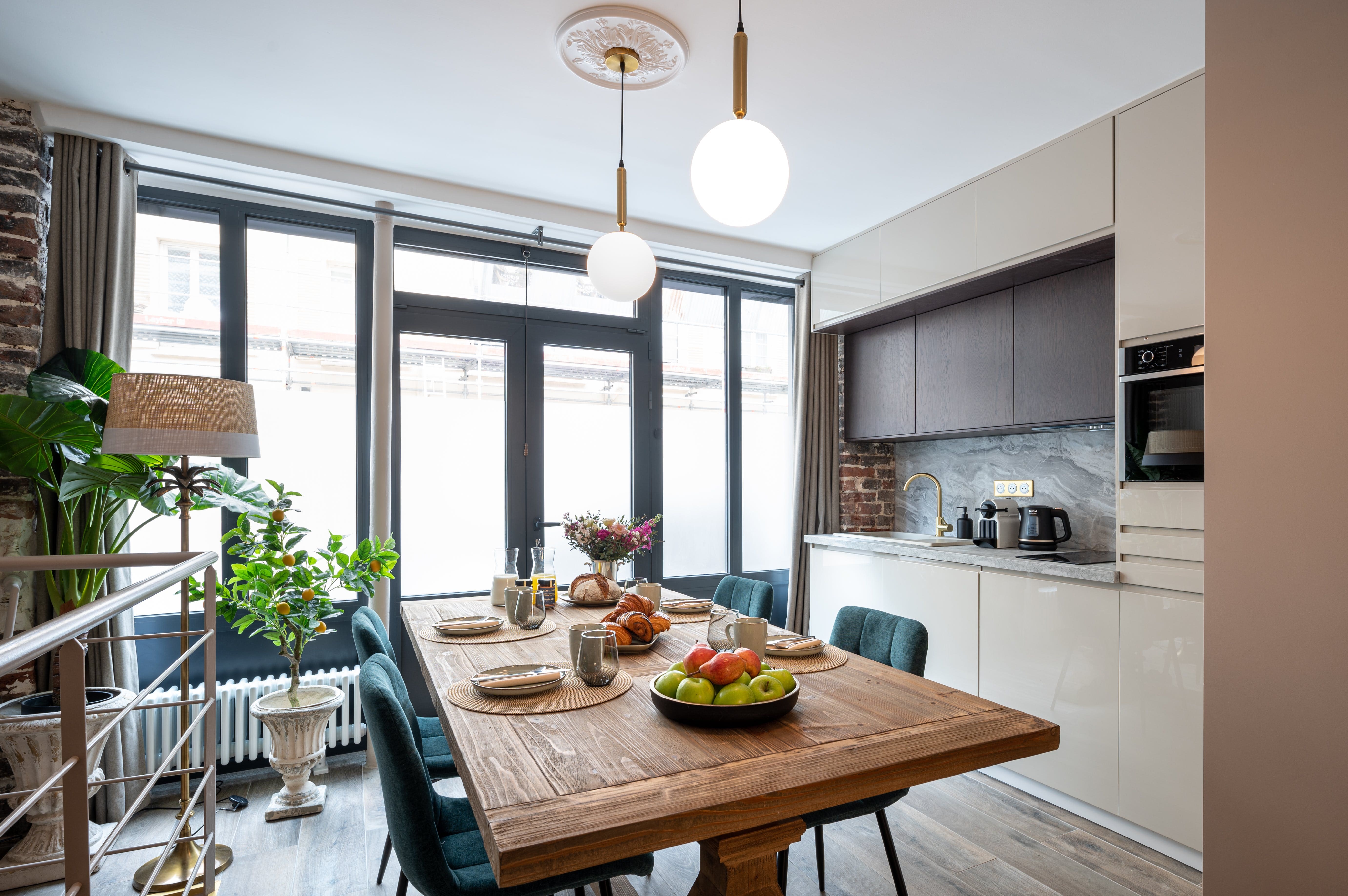 Villa Crépuscule Passy Eiffel Tower-853991: Stylish 2-Bedroom Family Apartment Rental Near Eiffel Tower, Paris