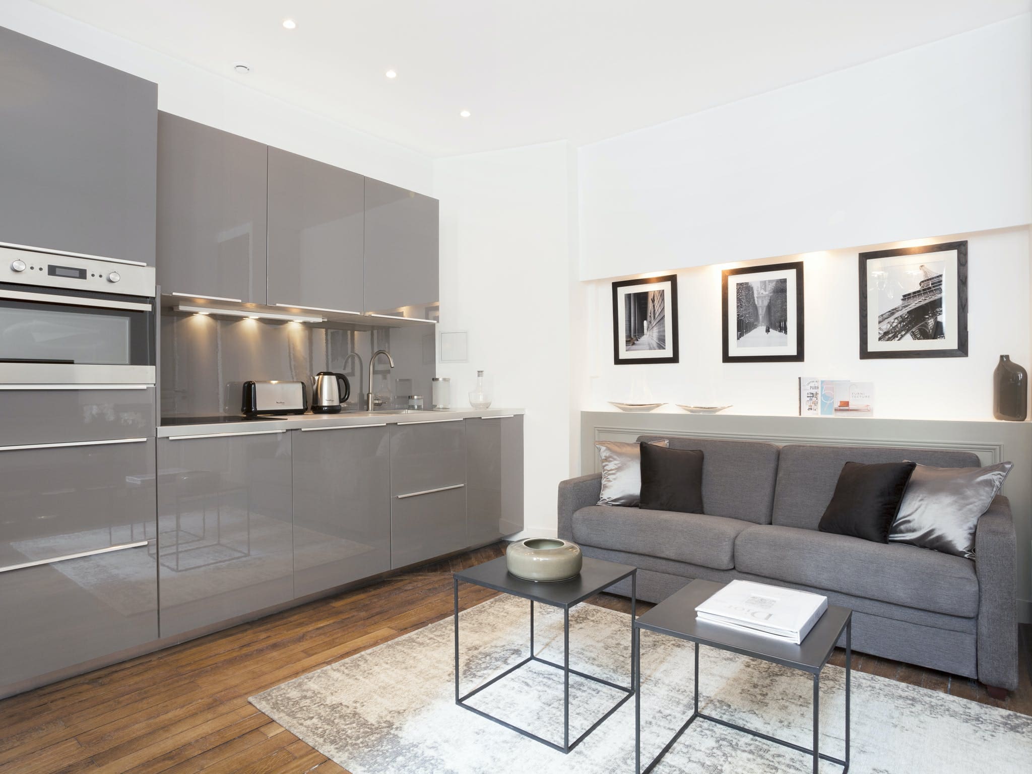 Château Halles Montorgueil Montorgueil – Les Halles 2: Chic 2-Bedroom Family-Friendly Apartment Rental Montorgueil Paris