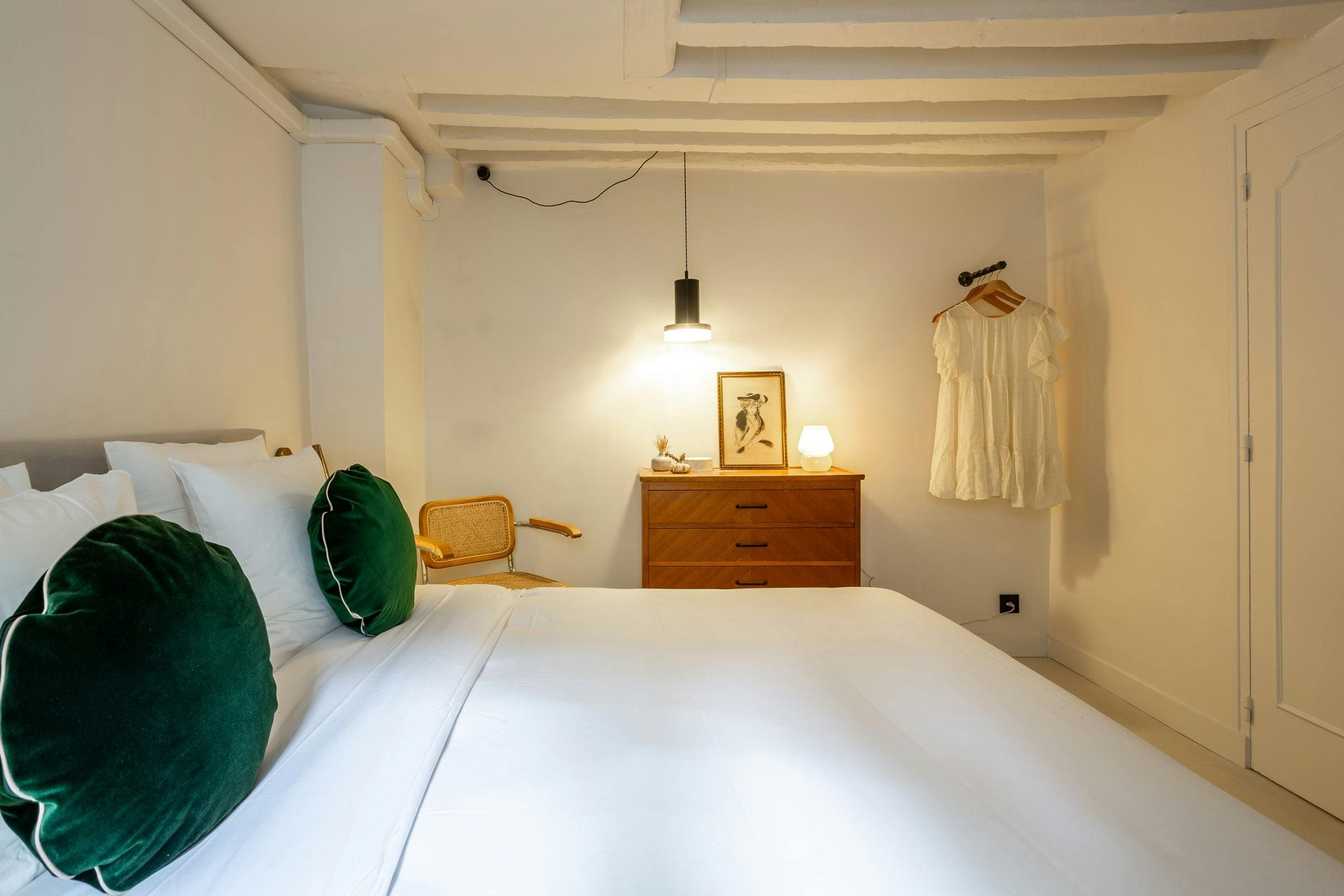 Château Hallois Montorgueil: Stylish 1-Bedroom Apartment Rental with Air-Con in Montorgueil, Paris