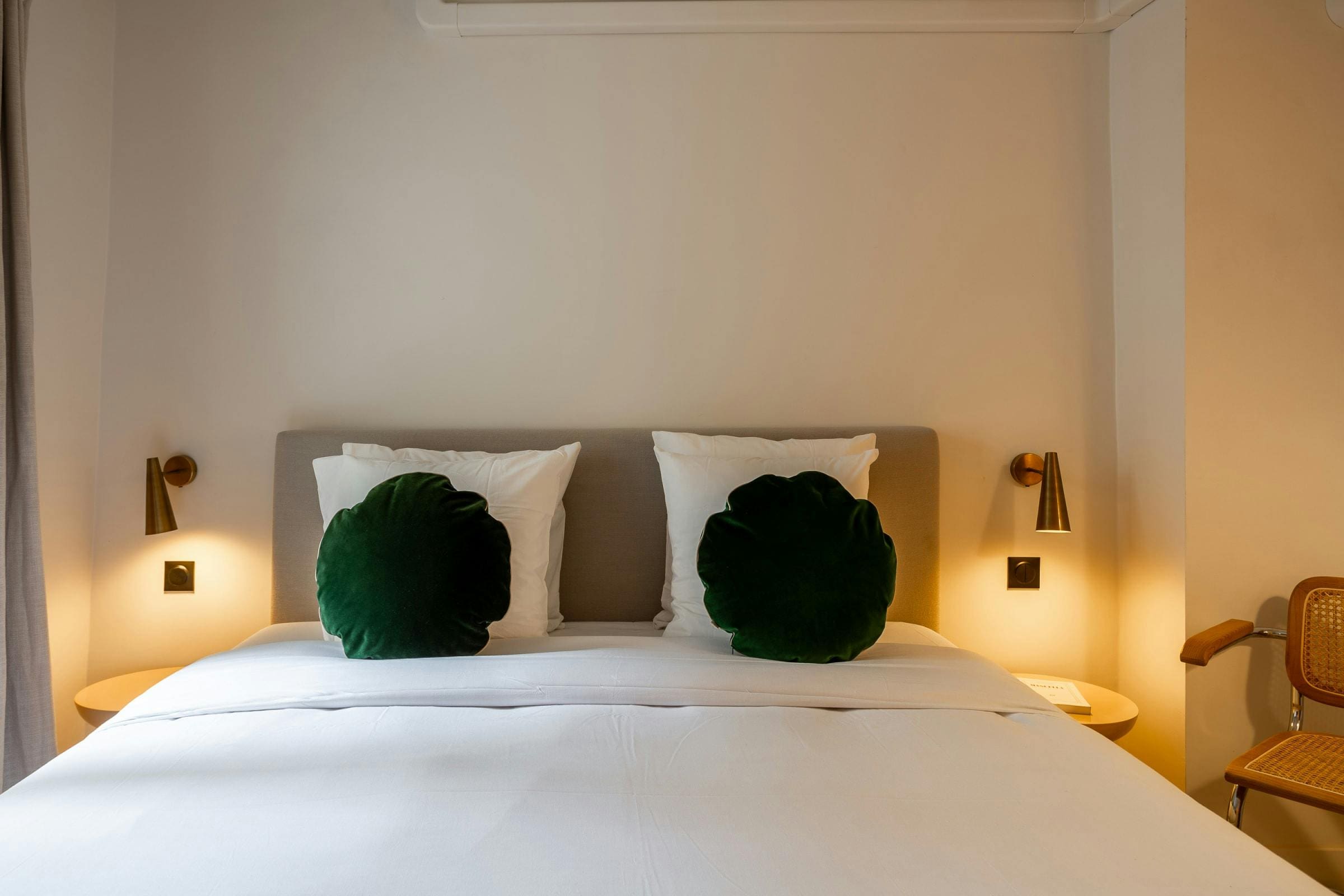 Château Hallois Montorgueil: Stylish 1-Bedroom Apartment Rental with Air-Con in Montorgueil, Paris
