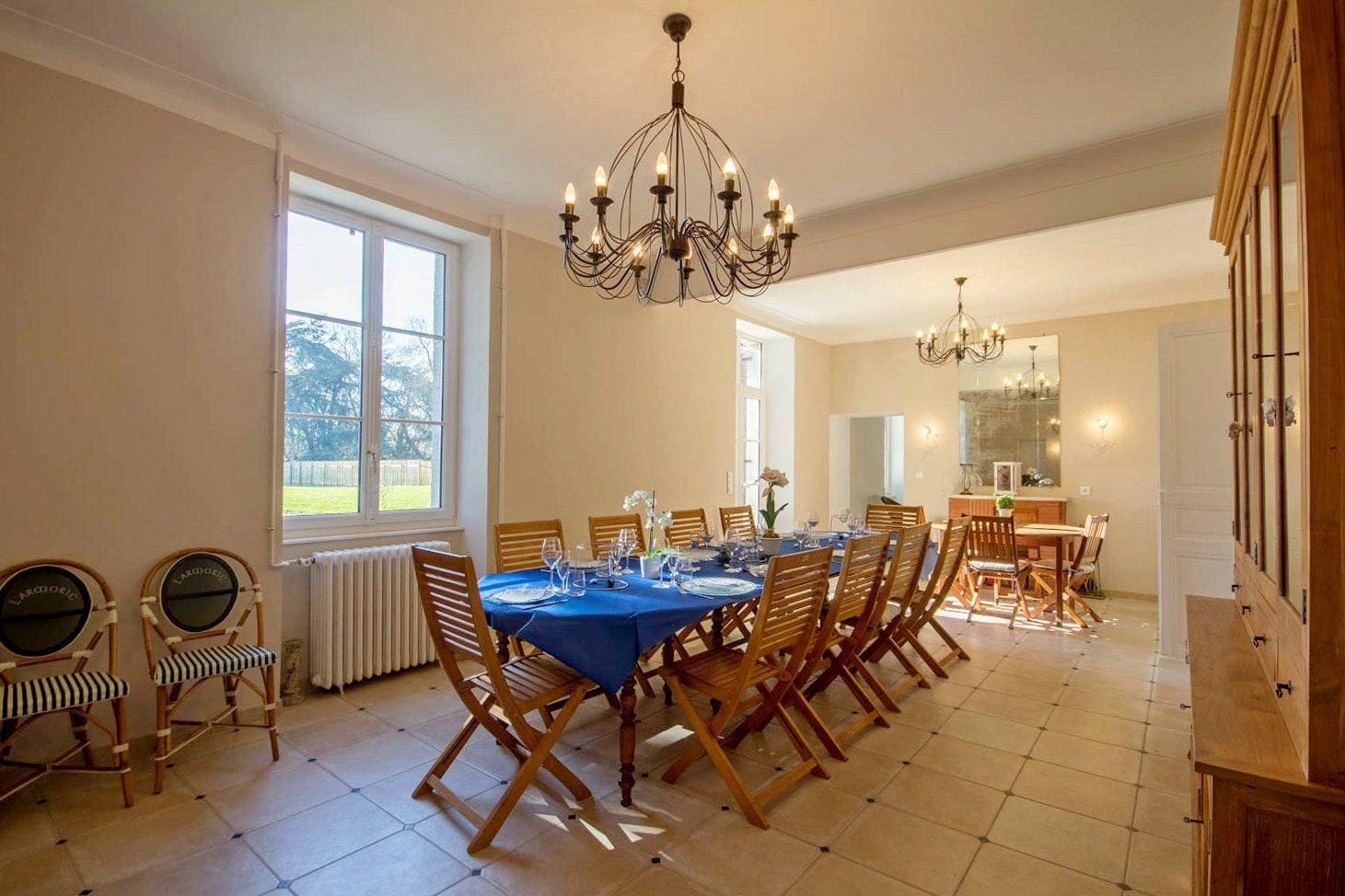 Château Kerbihan Muzillac: Spacious 10-Bedroom Apartment with Hot Tub and Sea Views, Morbihan