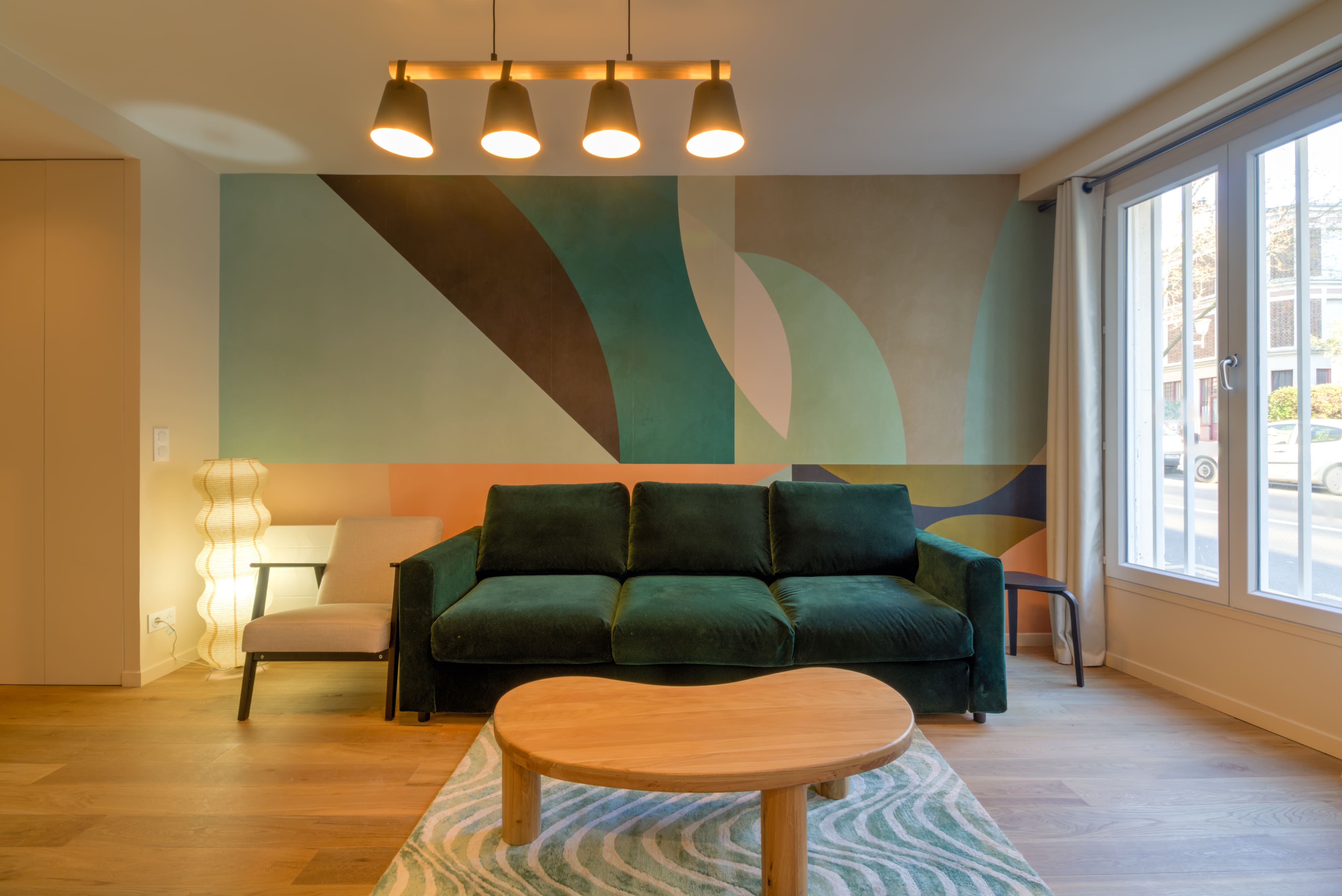 Château Lachaise Paris: Charming 3-Bedroom Apartment Rental with Family-Friendly Features, Père Lachaise