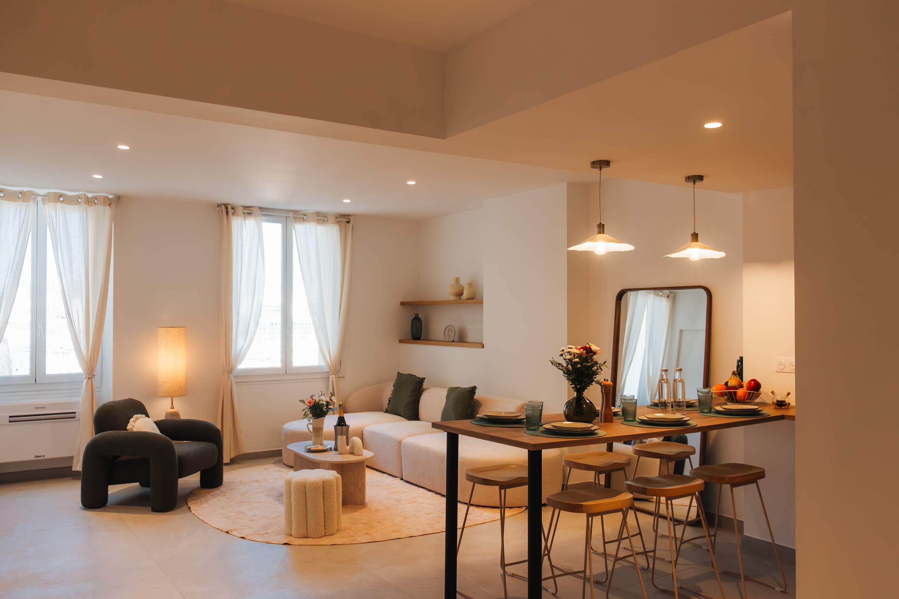 Château Lacydon Marseille: Stylish 3-Bedroom Apartment with Air-Con and Family-Friendly Comfort, Marseille