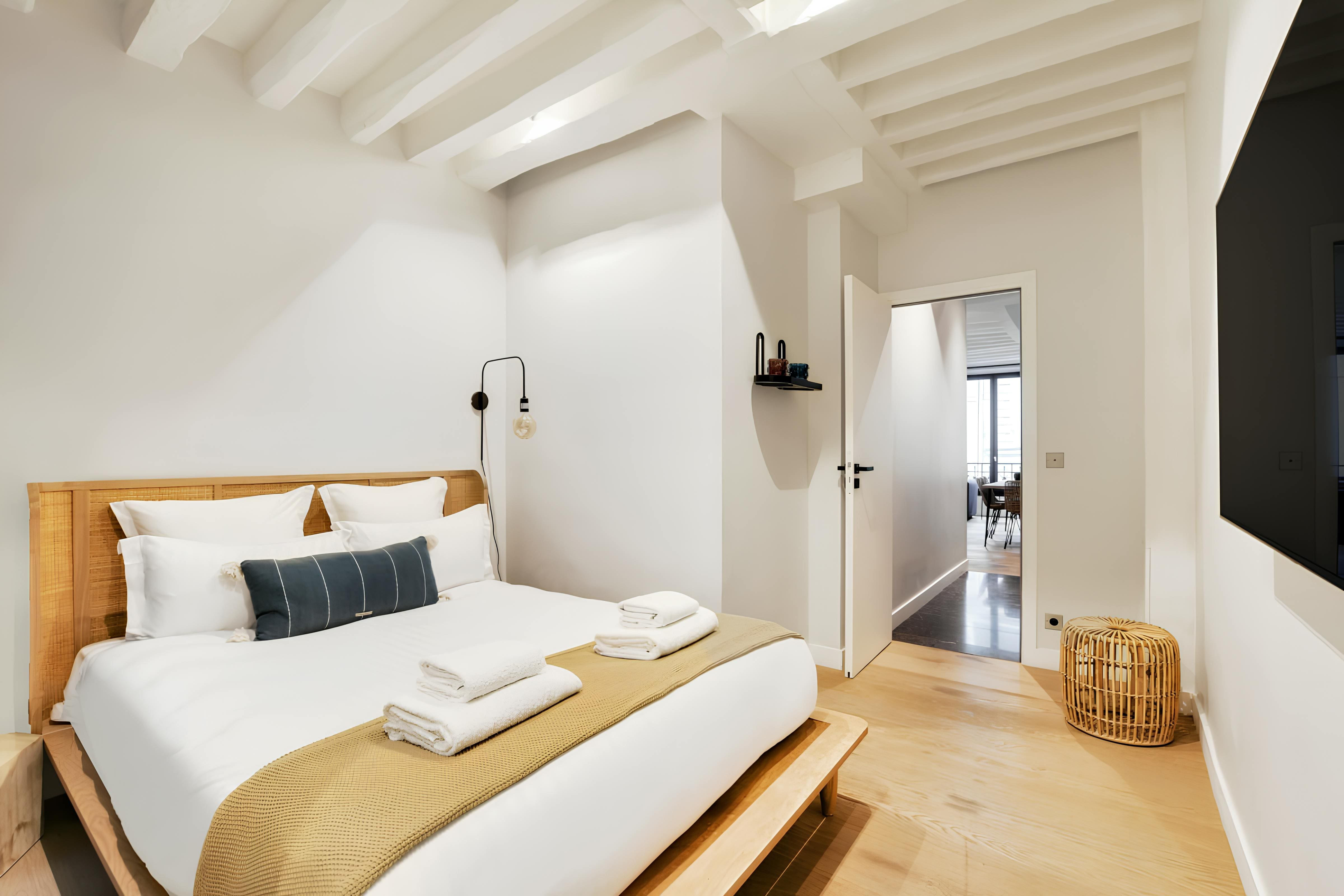Château Louvois Paris Louvre – Palais Royal: Charming 2-Bedroom Apartment Rental with Family-Friendly Features, Louvre Palais Royal