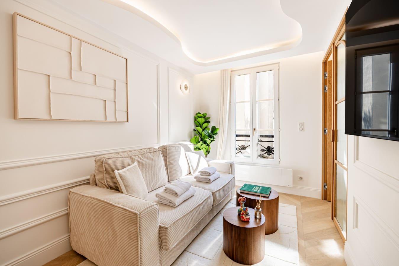 Villa Crépuscule Saint-Merri Île de la Cité: Charming 1-Bedroom Apartment Rental with Air Conditioning in Île de la Cité, Paris