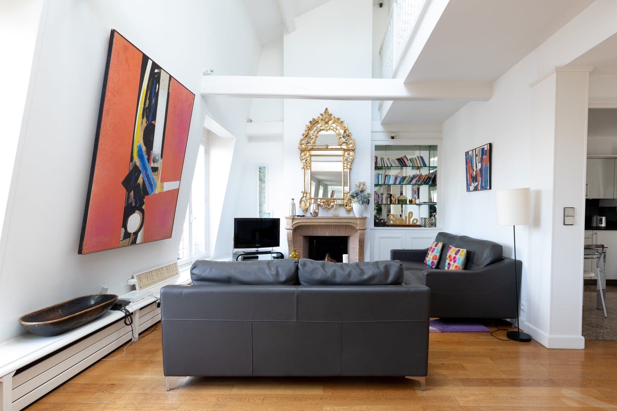 Villa Aurore Saint-Julien Île de la Cité: Elegant 3-Bedroom Apartment Rental with Air Conditioning, Île de la Cité Paris