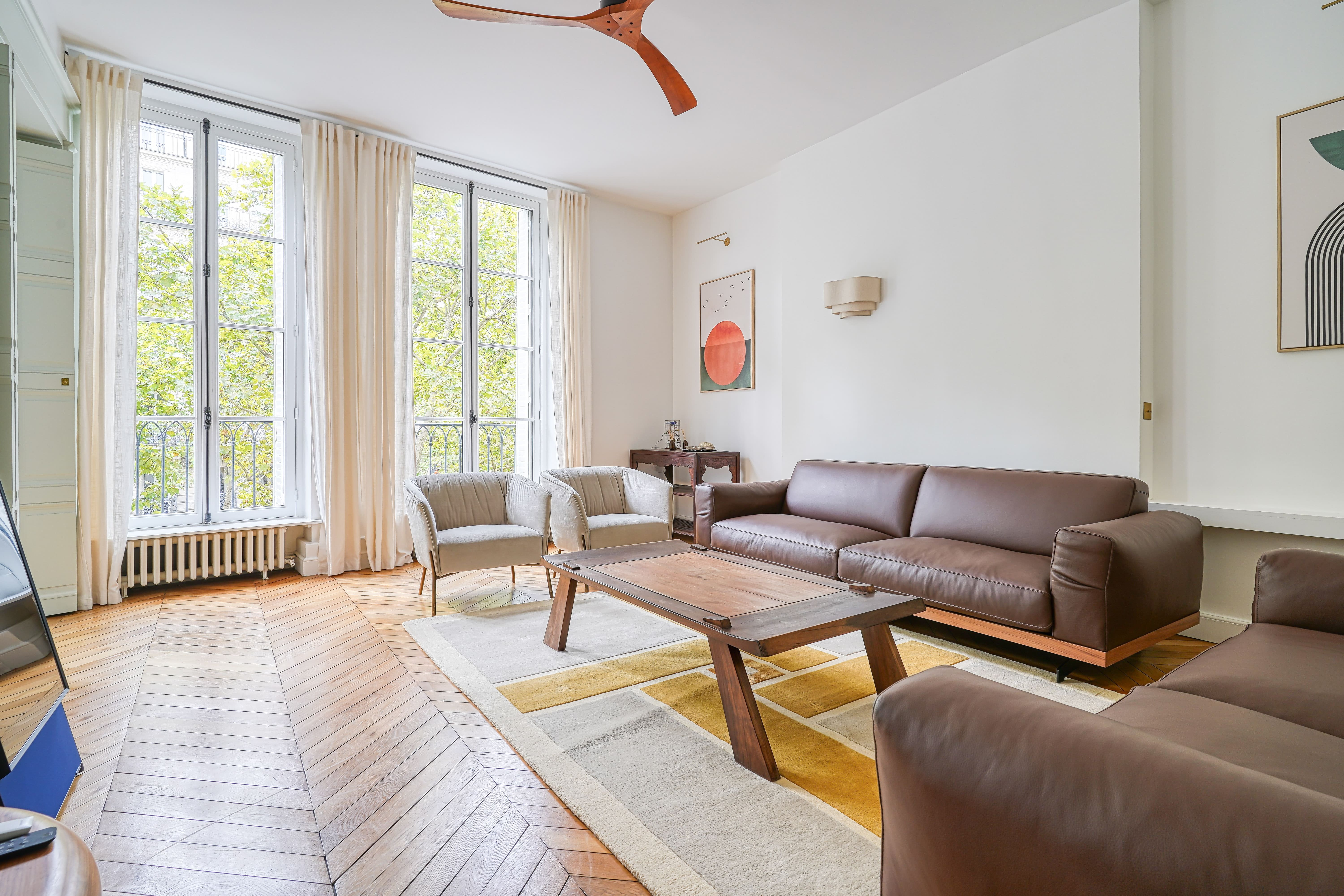 Villa Aurore Val de Bièvre Saint Germain des Prés – Odéon: Elegant 4-Bedroom Luxury Apartment Rental with Family Features, Saint Germain des Prés – Odéon Paris