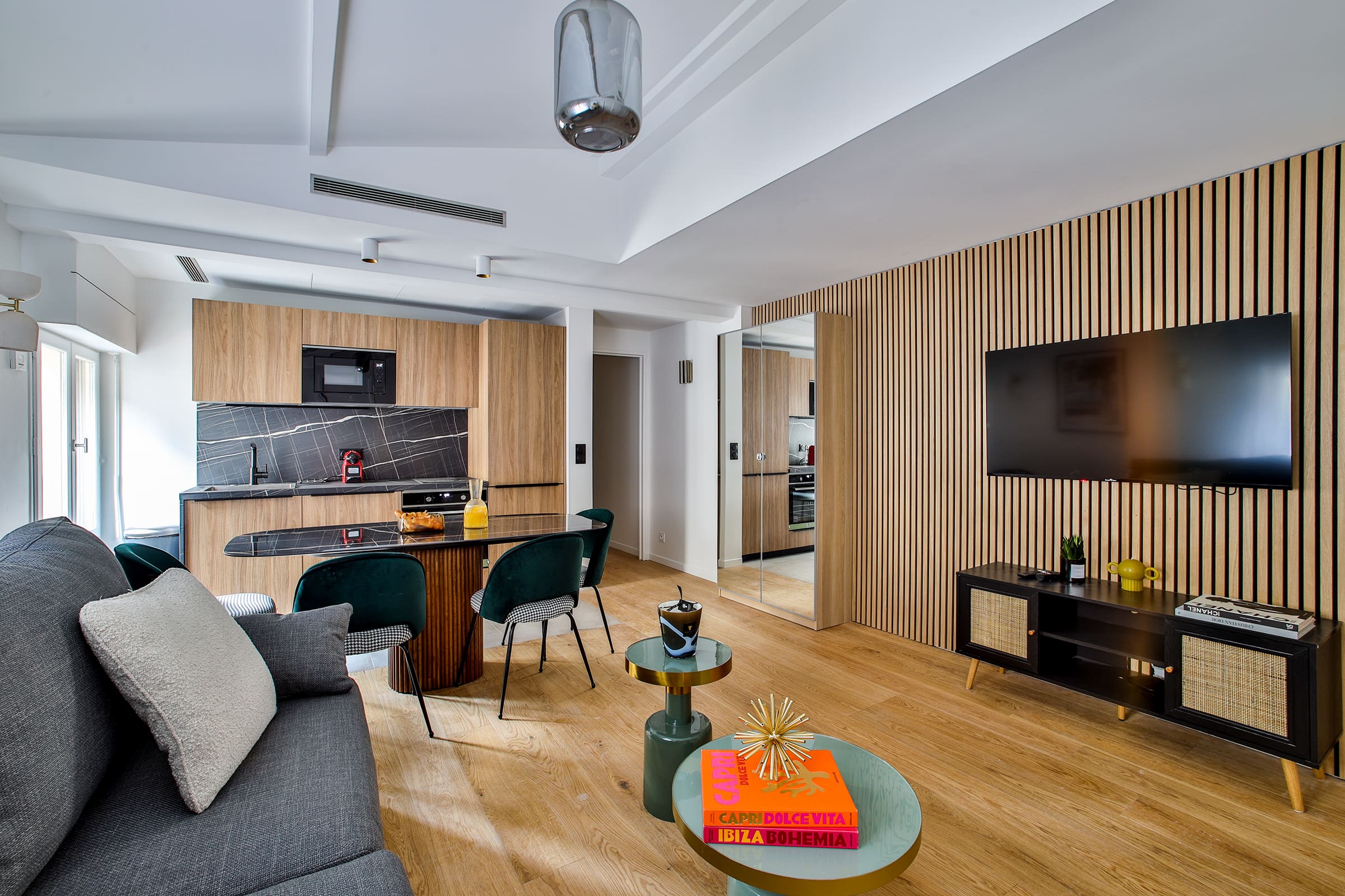 Villa Crépuscule Cité Opéra – Madeleine – Grands Magasins: Chic 1-Bedroom Apartment with Air-Con in Opéra Madeleine, Paris