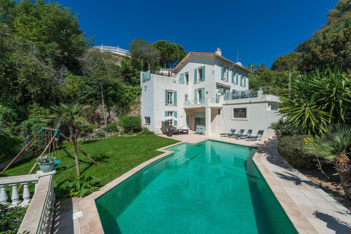 Château Mimosa Cannes Cannes: Luxury 5-Bedroom Apartment with Pool and Sea Views, Cannes