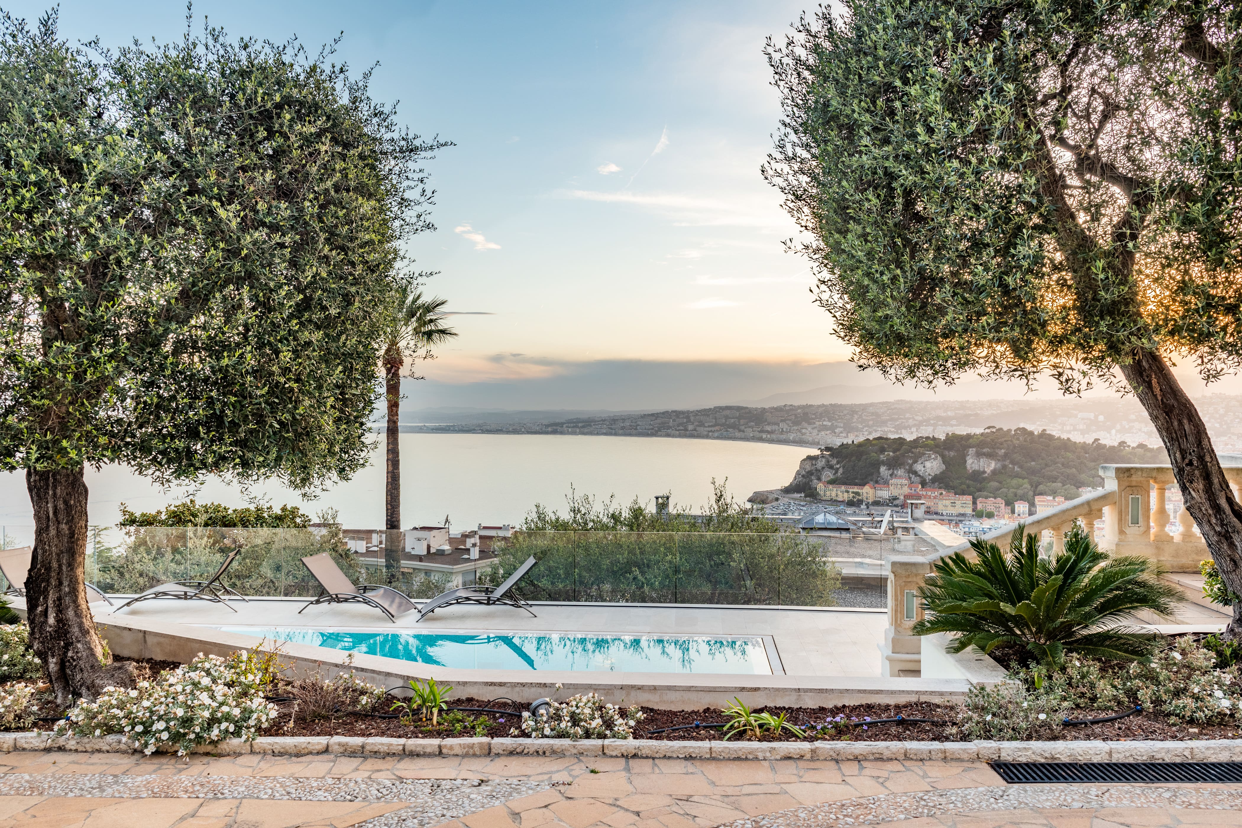 Villa Crépuscule Saint-Jean Nice: Luxury 7-Bedroom Villa with Seaview and Pool, Nice