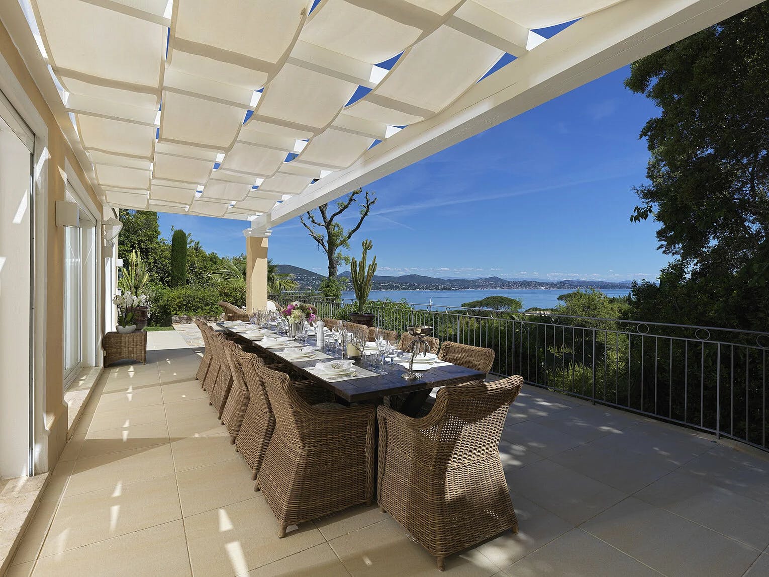 Villa Crépuscule La Moutte Saint-Tropez: Luxury 5-Bedroom Apartment with Seaview and Pool, Saint-Tropez