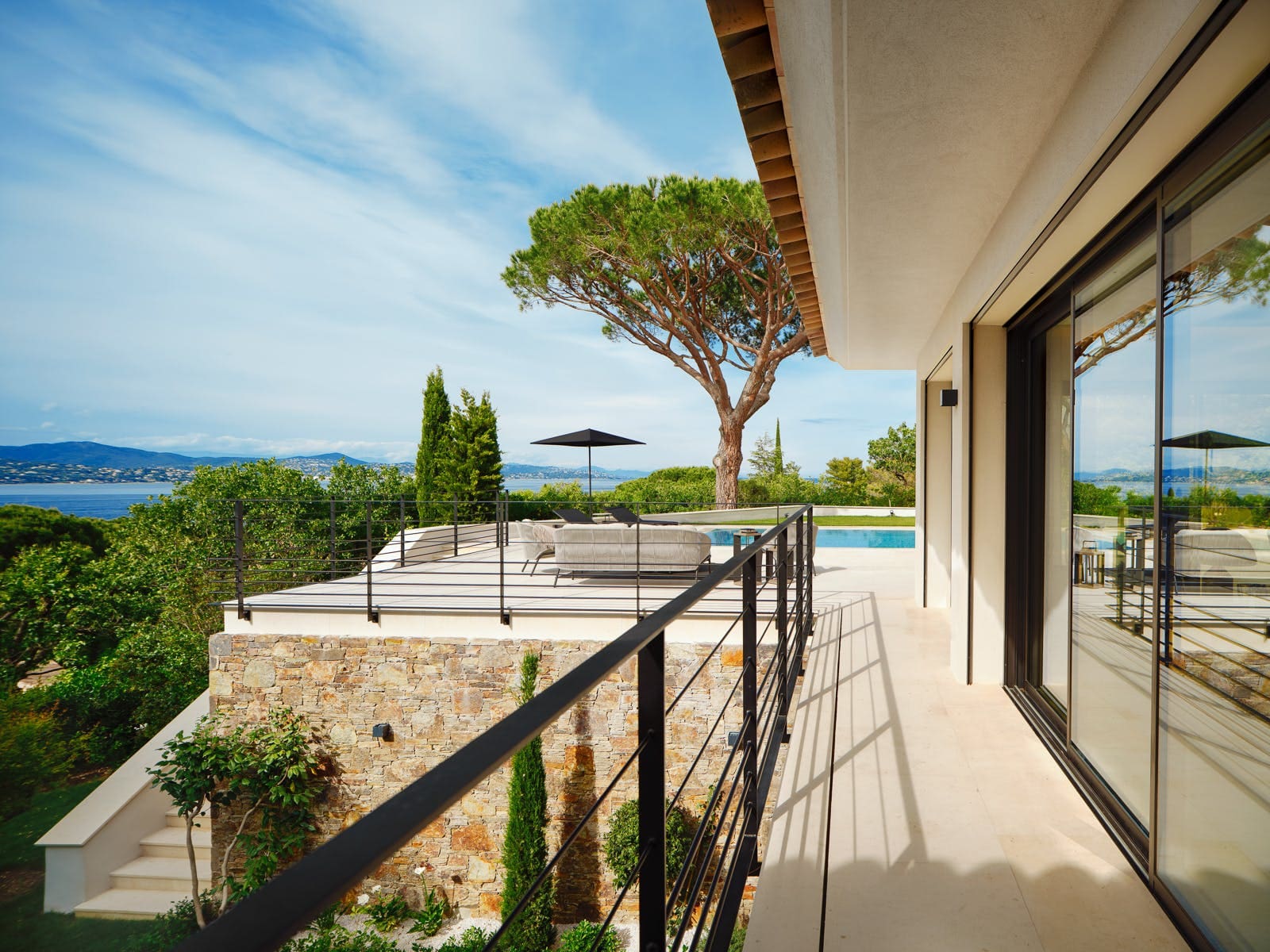 Villa Céladon Calanque de l’Orme Saint-Tropez: Luxury 5-Bedroom Apartment with Pool and Sauna, Saint-Tropez